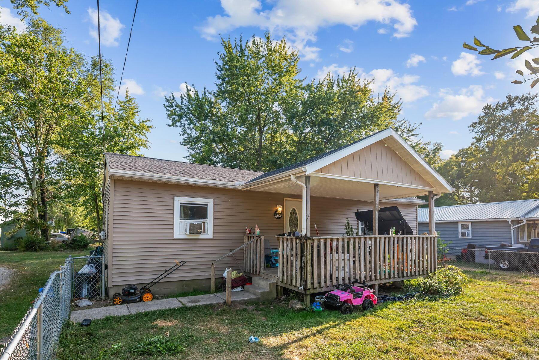 921 Adams Street Property Photo 2