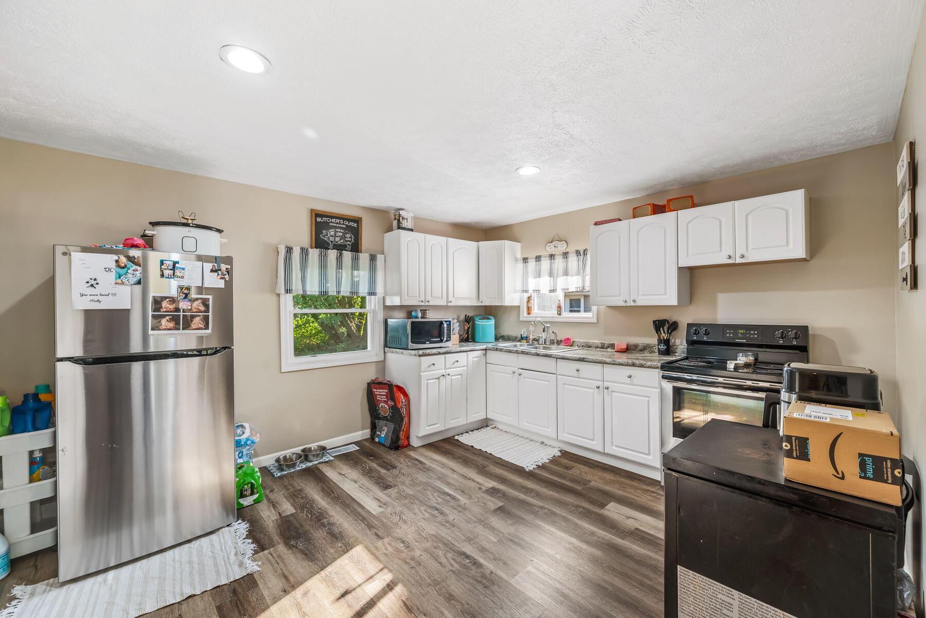 921 Adams Street Property Photo 10