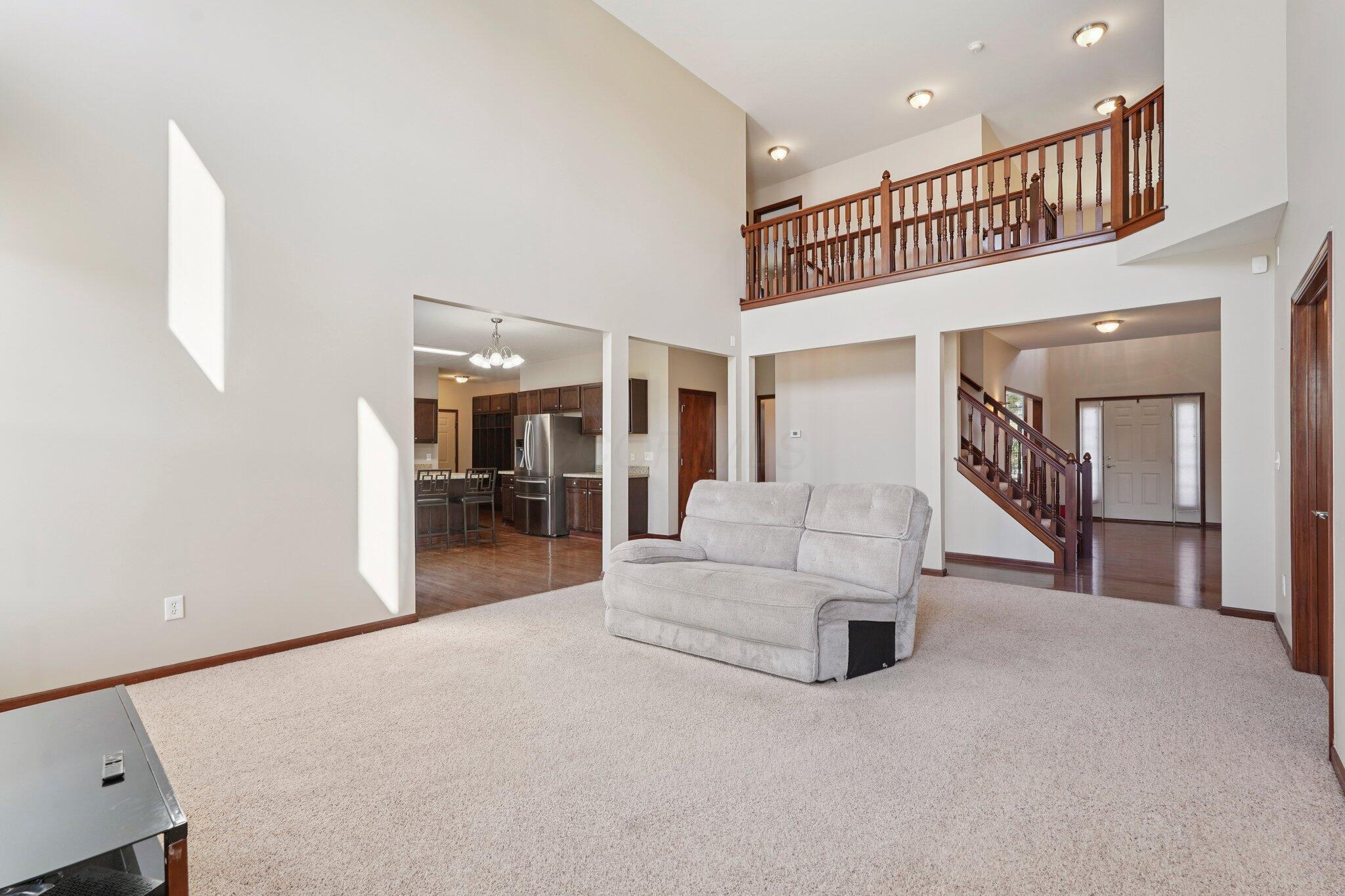 101 Stirling Way Property Photo 13