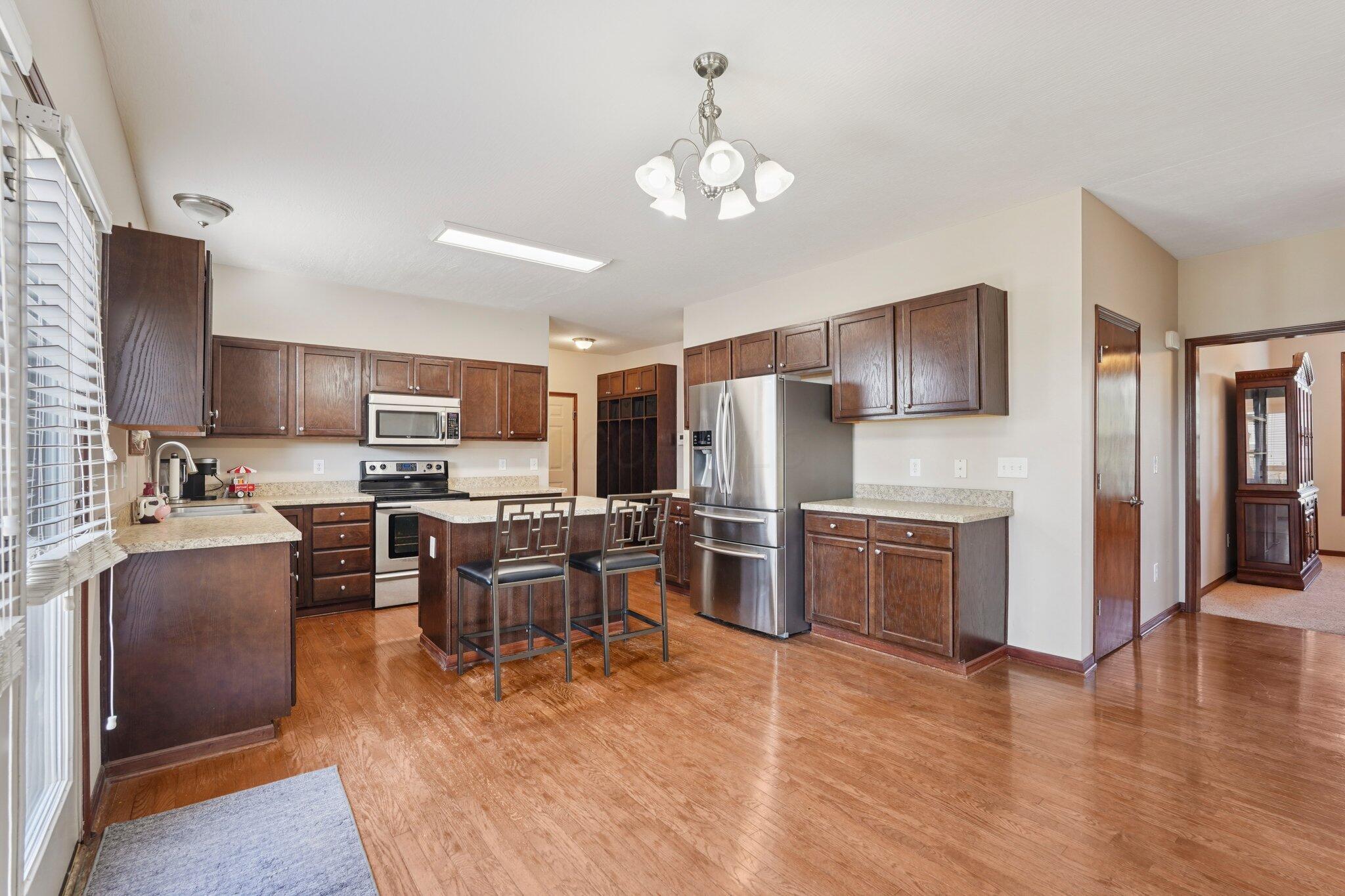 101 Stirling Way Property Photo 14