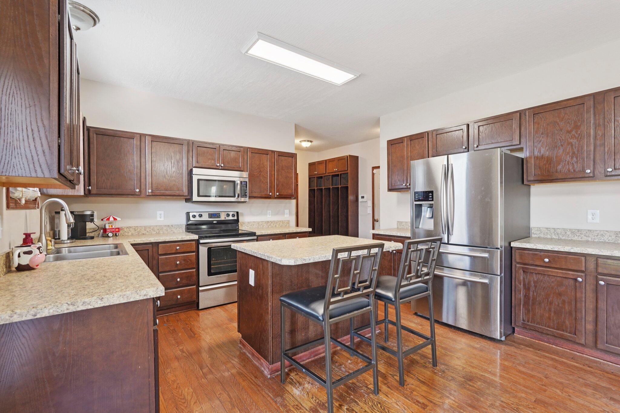 101 Stirling Way Property Photo 17