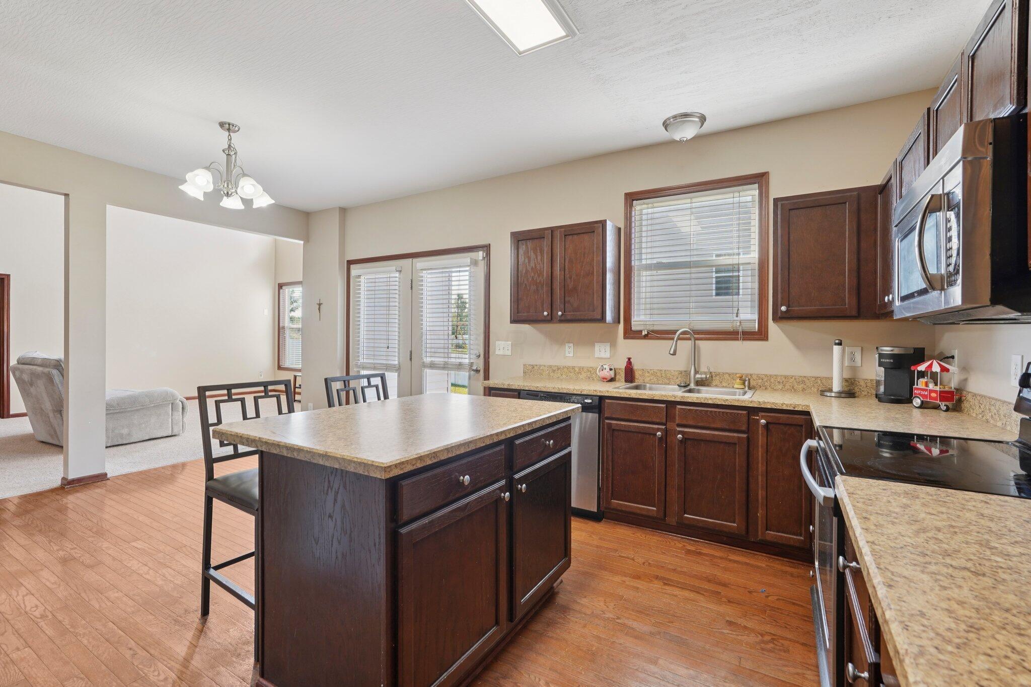 101 Stirling Way Property Photo 18