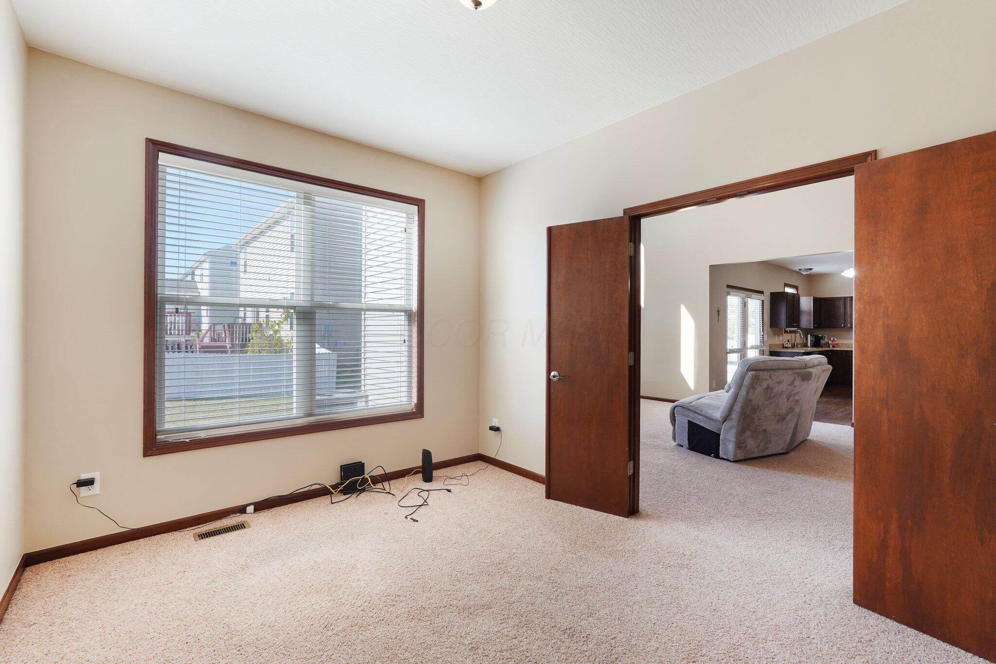 101 Stirling Way Property Photo 22