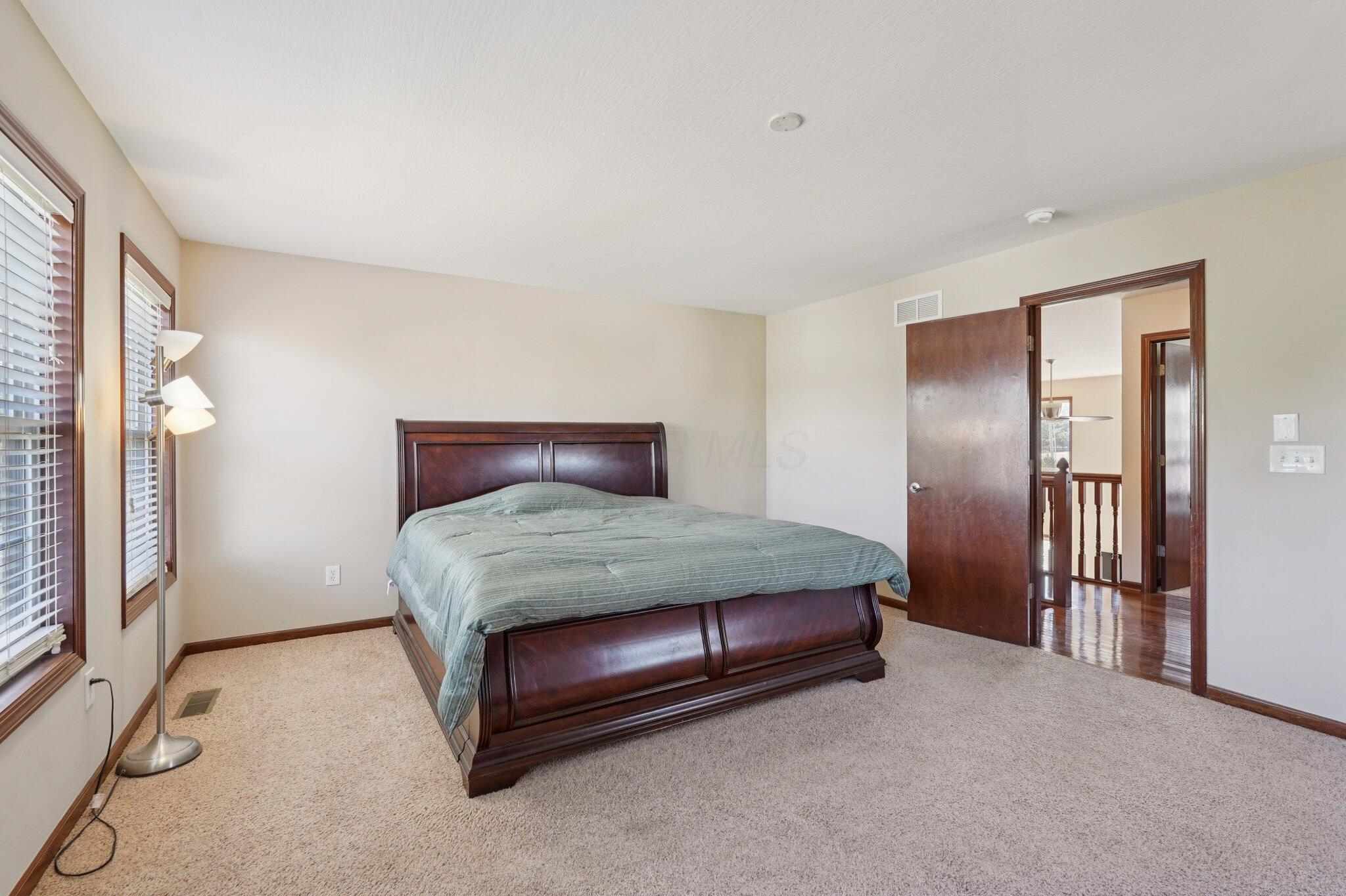 101 Stirling Way Property Photo 29