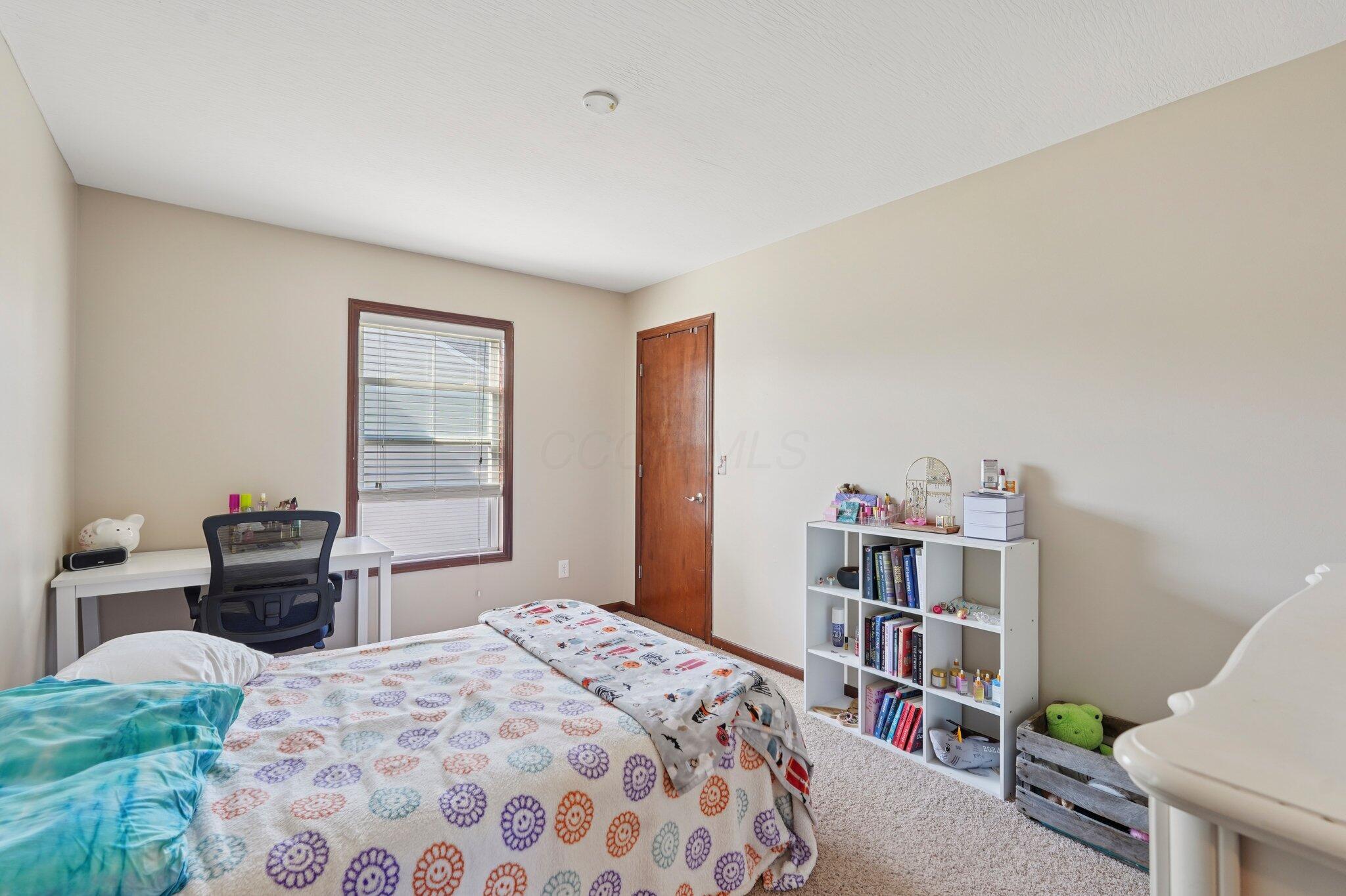 101 Stirling Way Property Photo 38