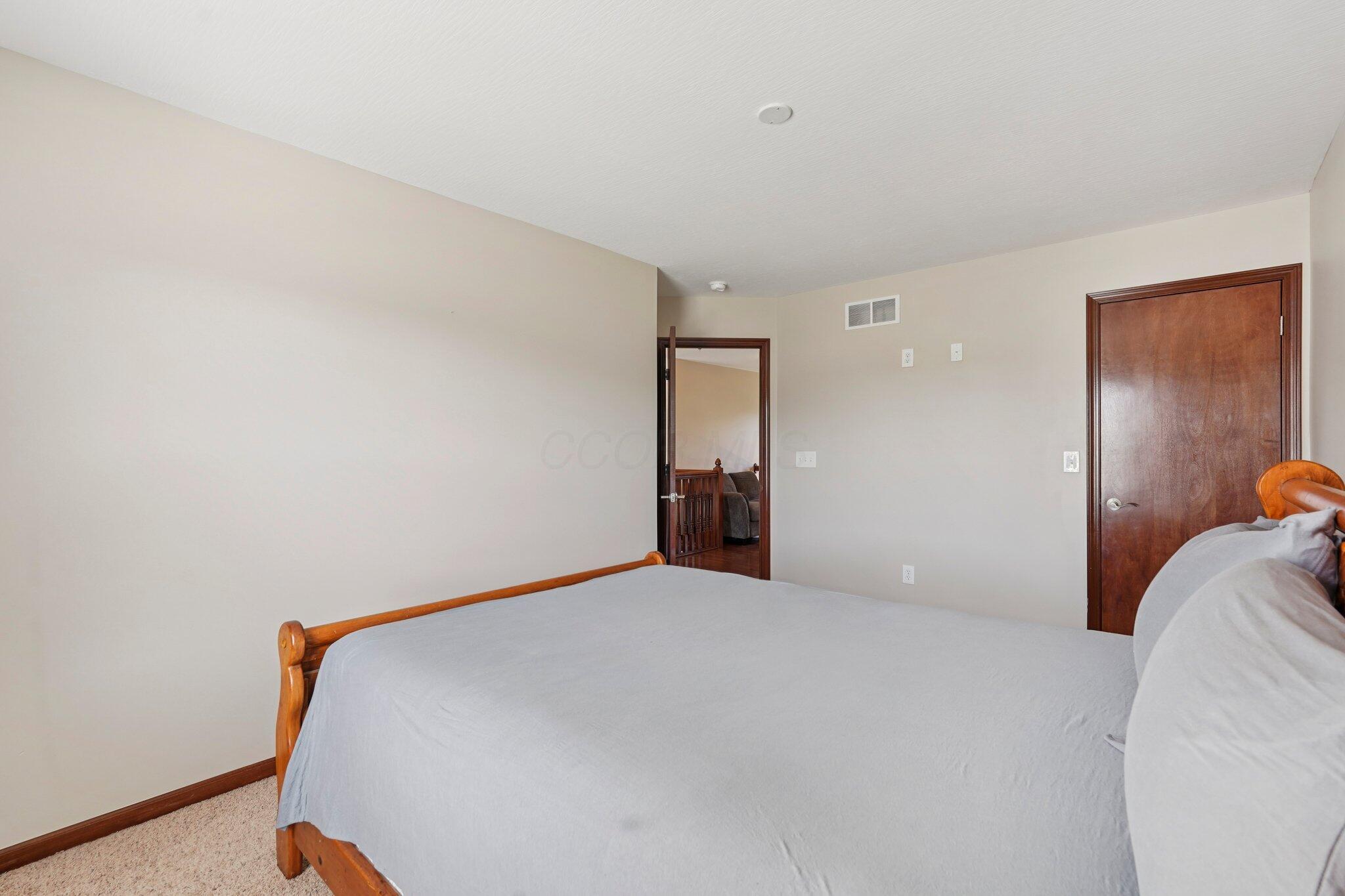 101 Stirling Way Property Photo 45