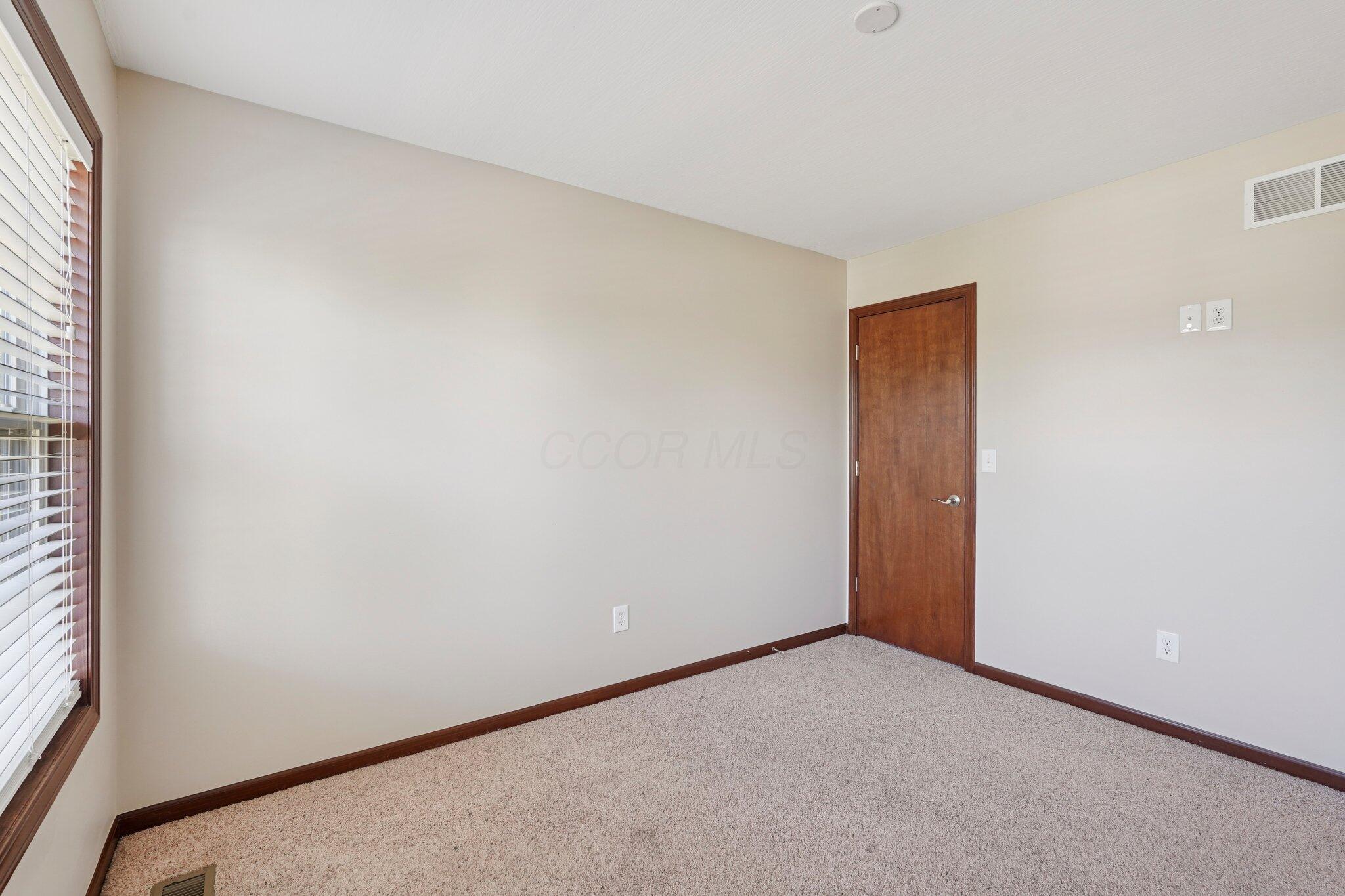 101 Stirling Way Property Photo 48