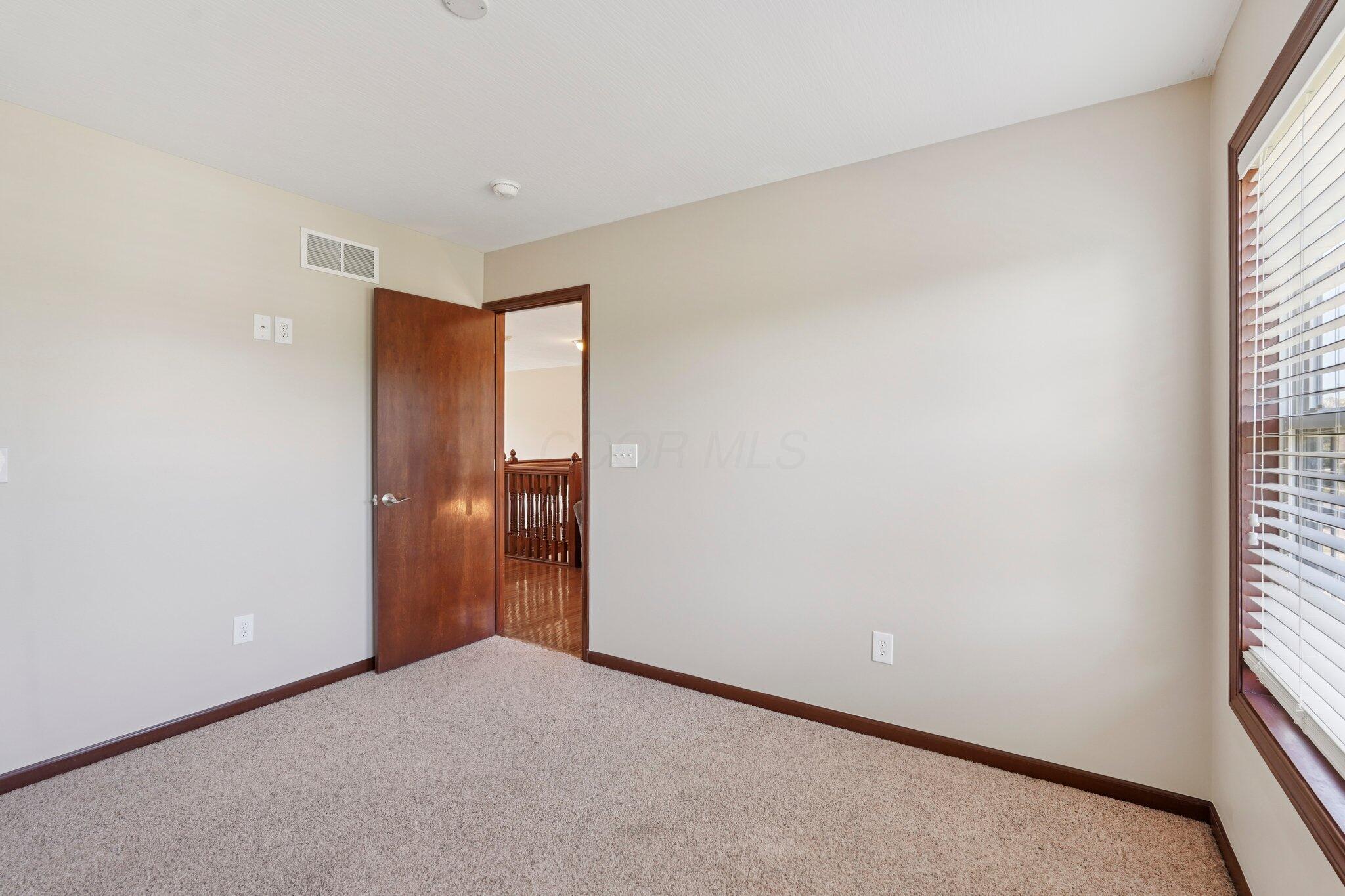 101 Stirling Way Property Photo 49