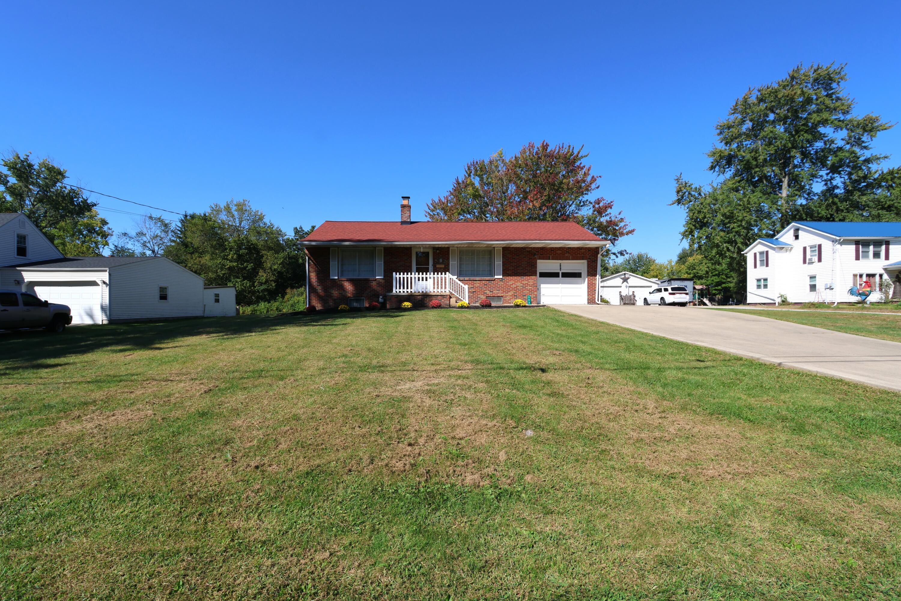 903 Mayflower Avenue Property Photo 28