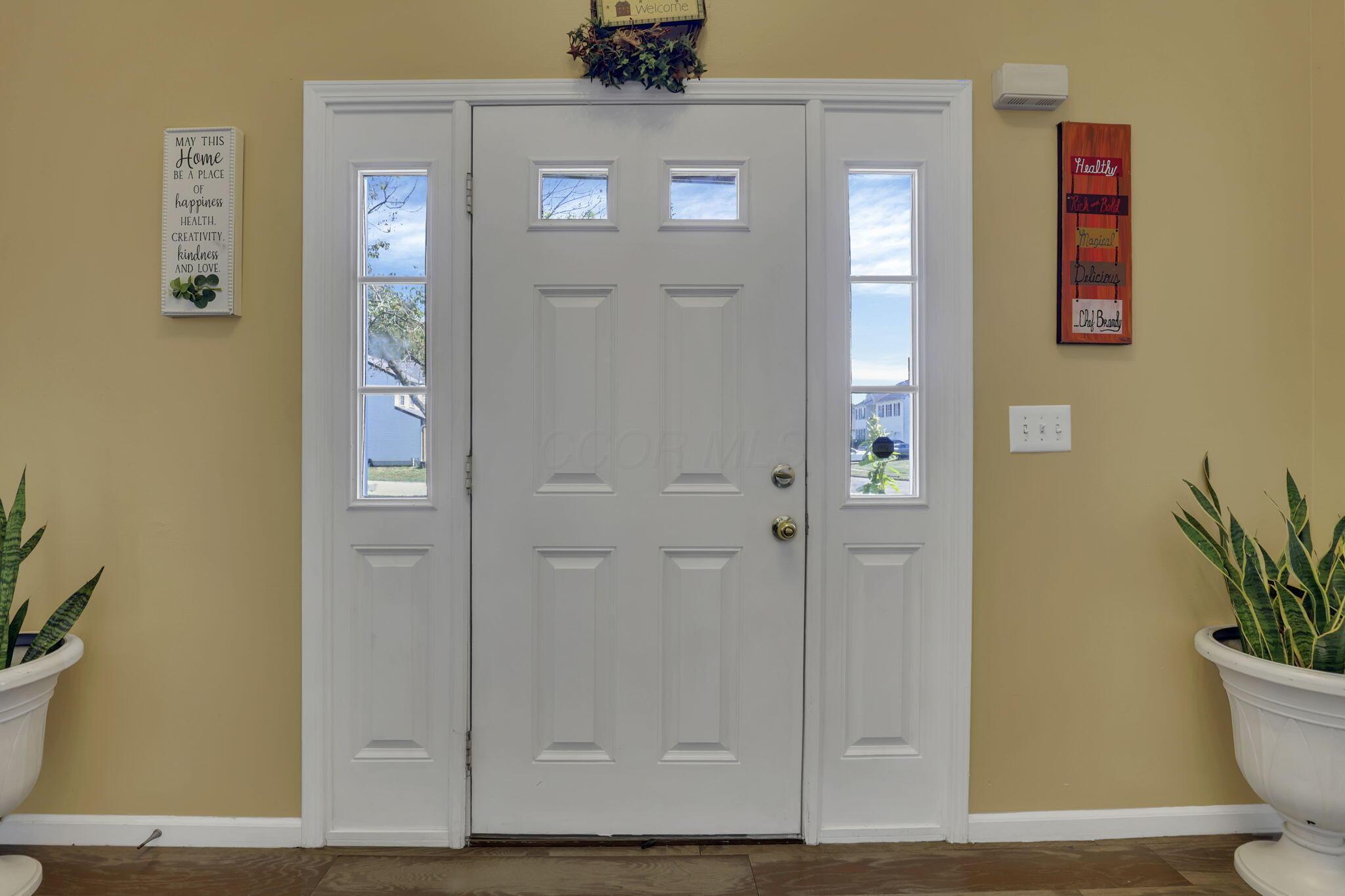 87 Knights Bridge Drive W Property Photo 5