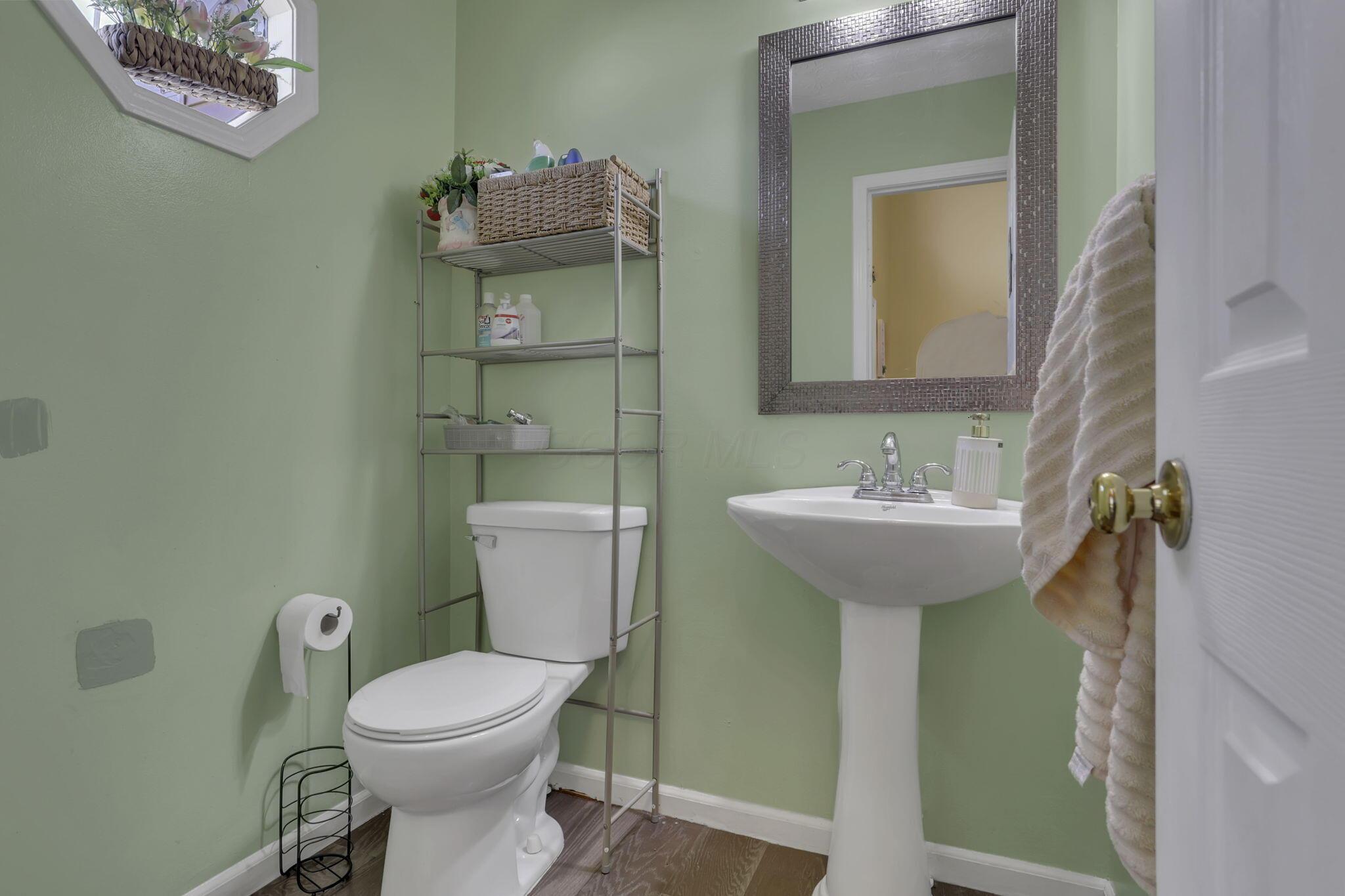 87 Knights Bridge Drive W Property Photo 6