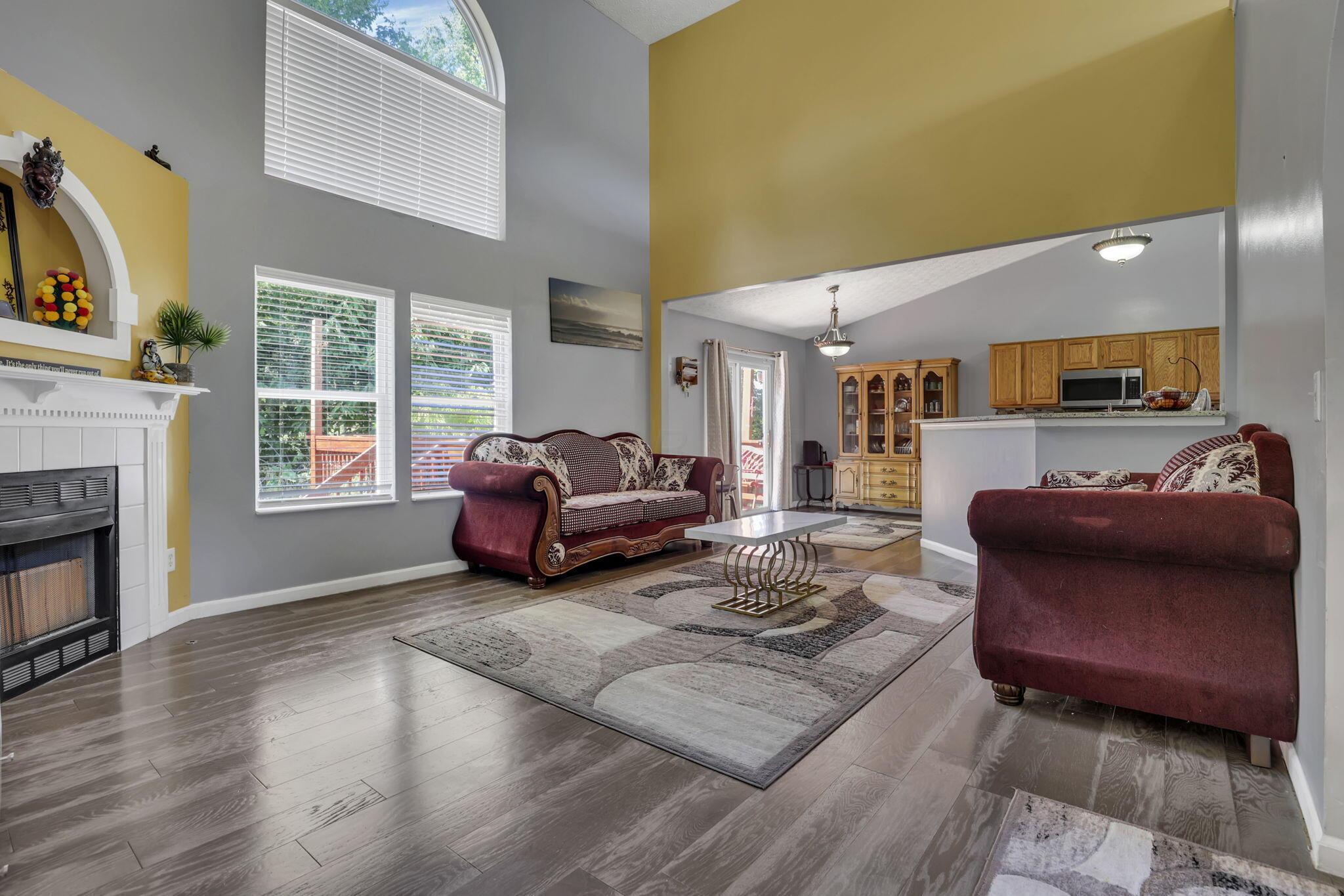 87 Knights Bridge Drive W Property Photo 9