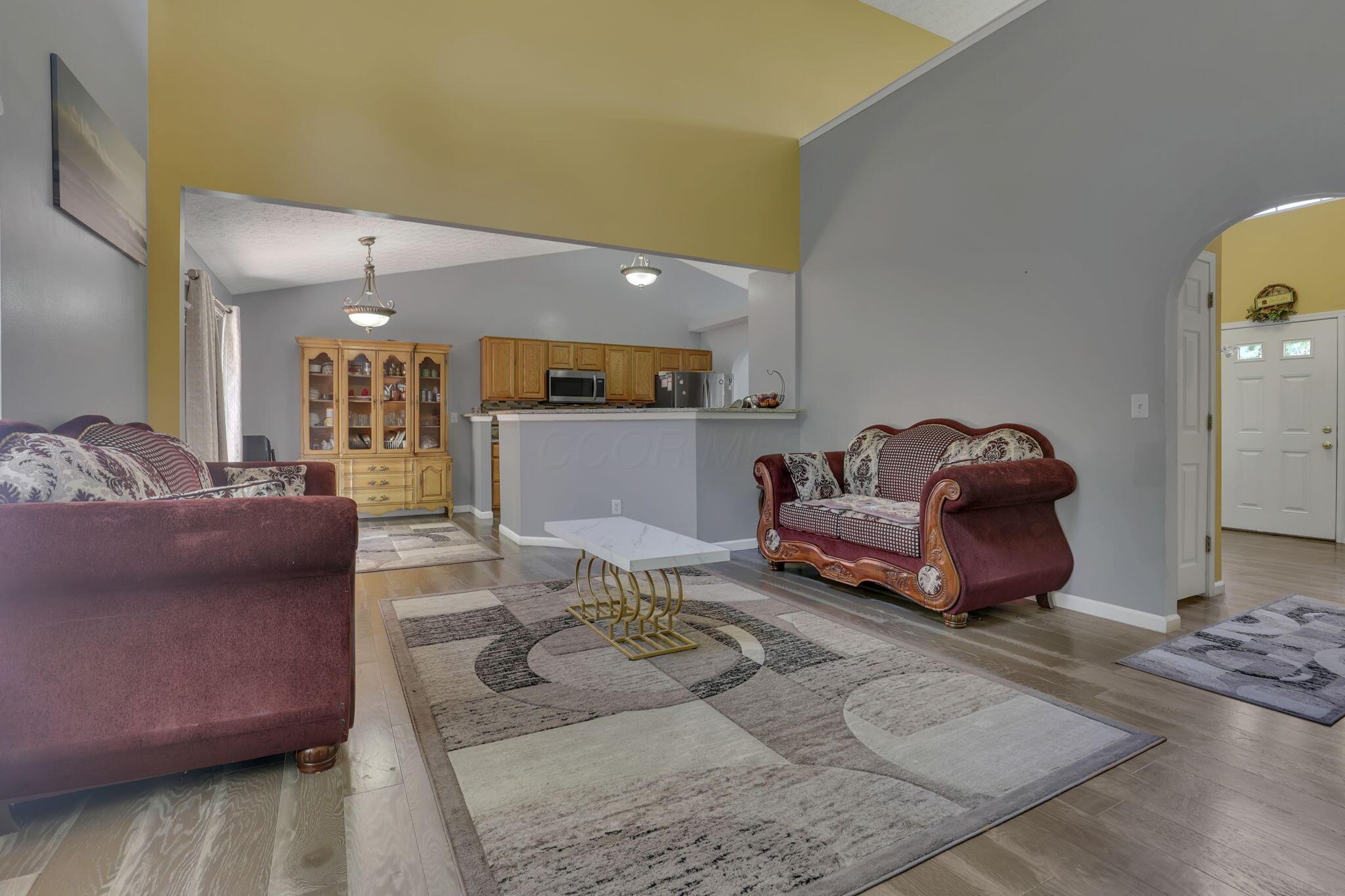 87 Knights Bridge Drive W Property Photo 12