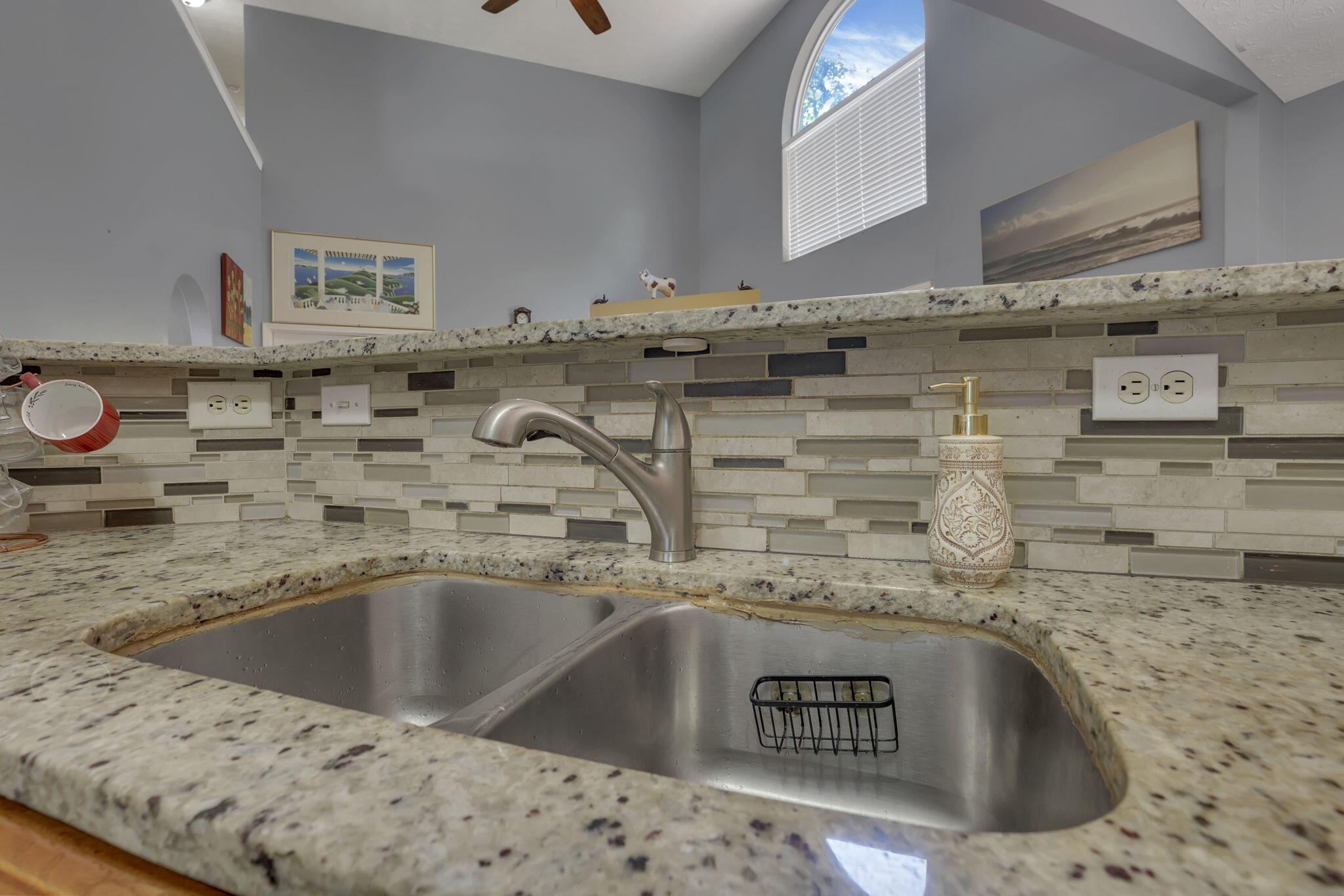 87 Knights Bridge Drive W Property Photo 19