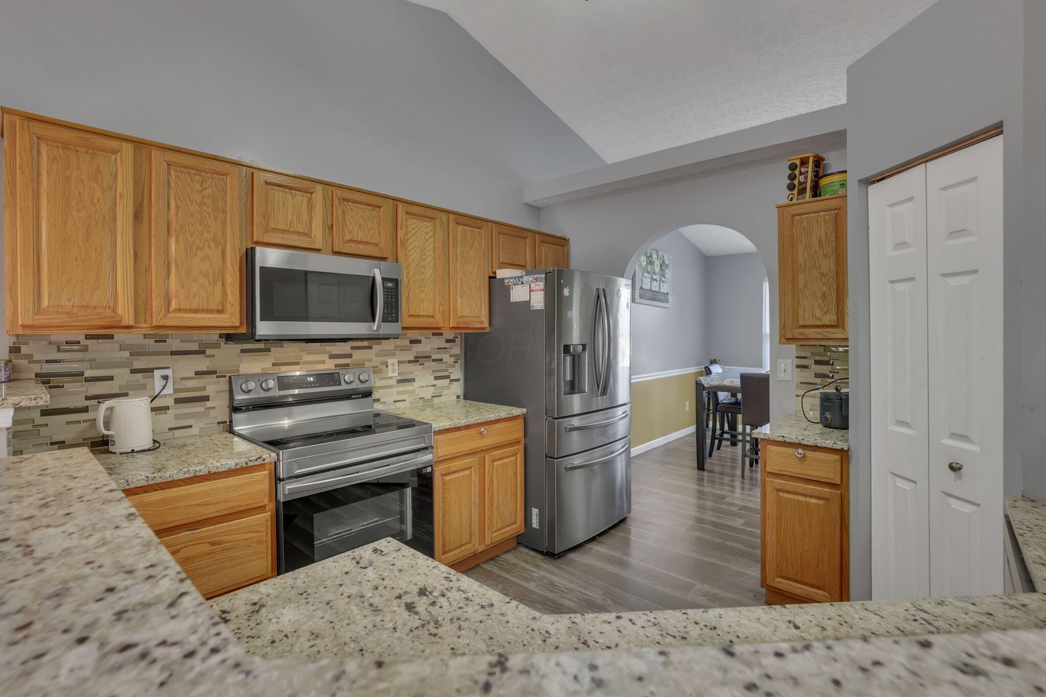 87 Knights Bridge Drive W Property Photo 23