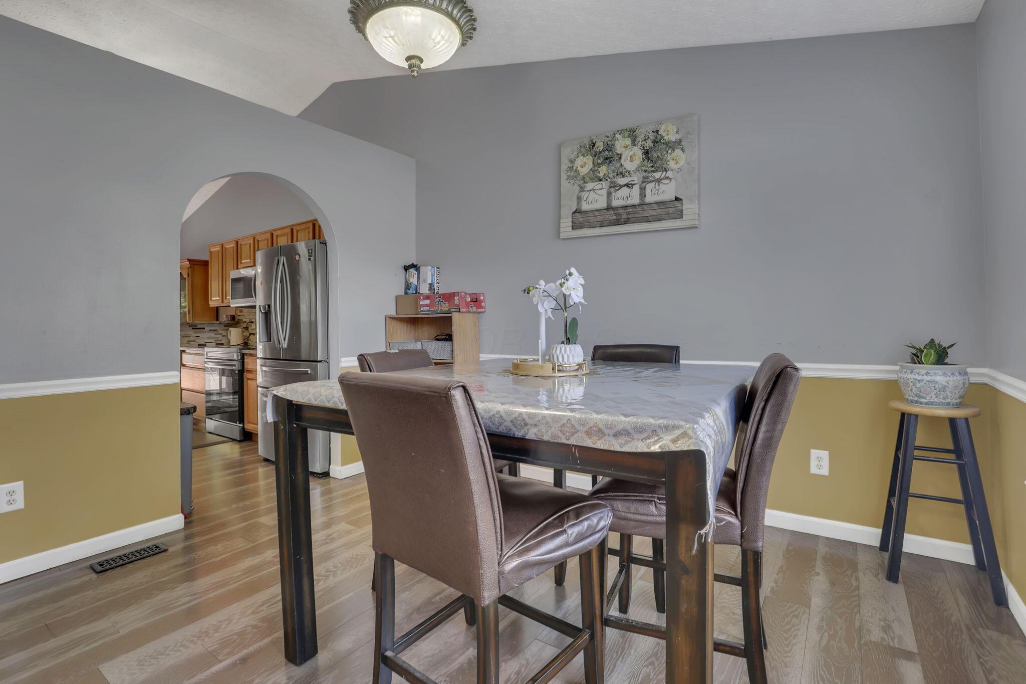 87 Knights Bridge Drive W Property Photo 25