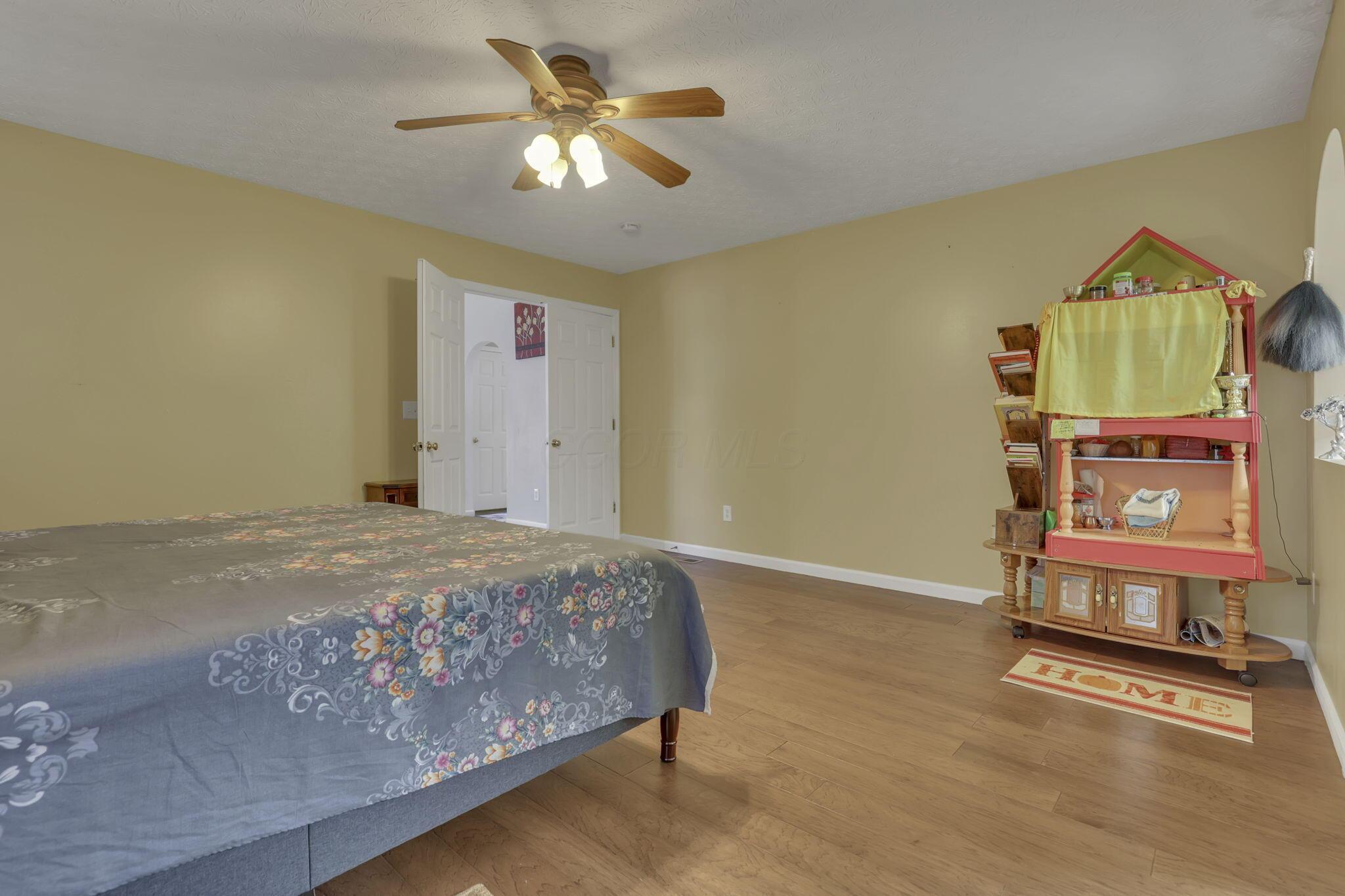 87 Knights Bridge Drive W Property Photo 26