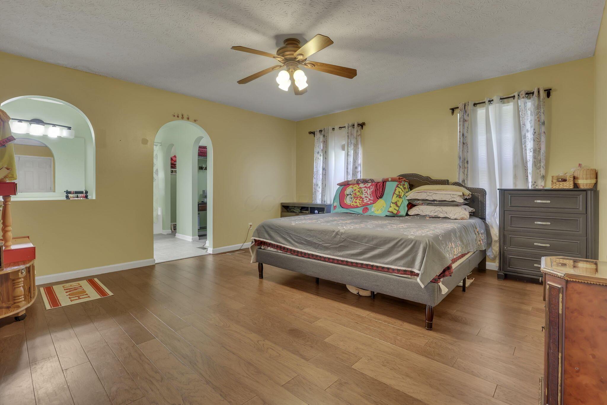 87 Knights Bridge Drive W Property Photo 27