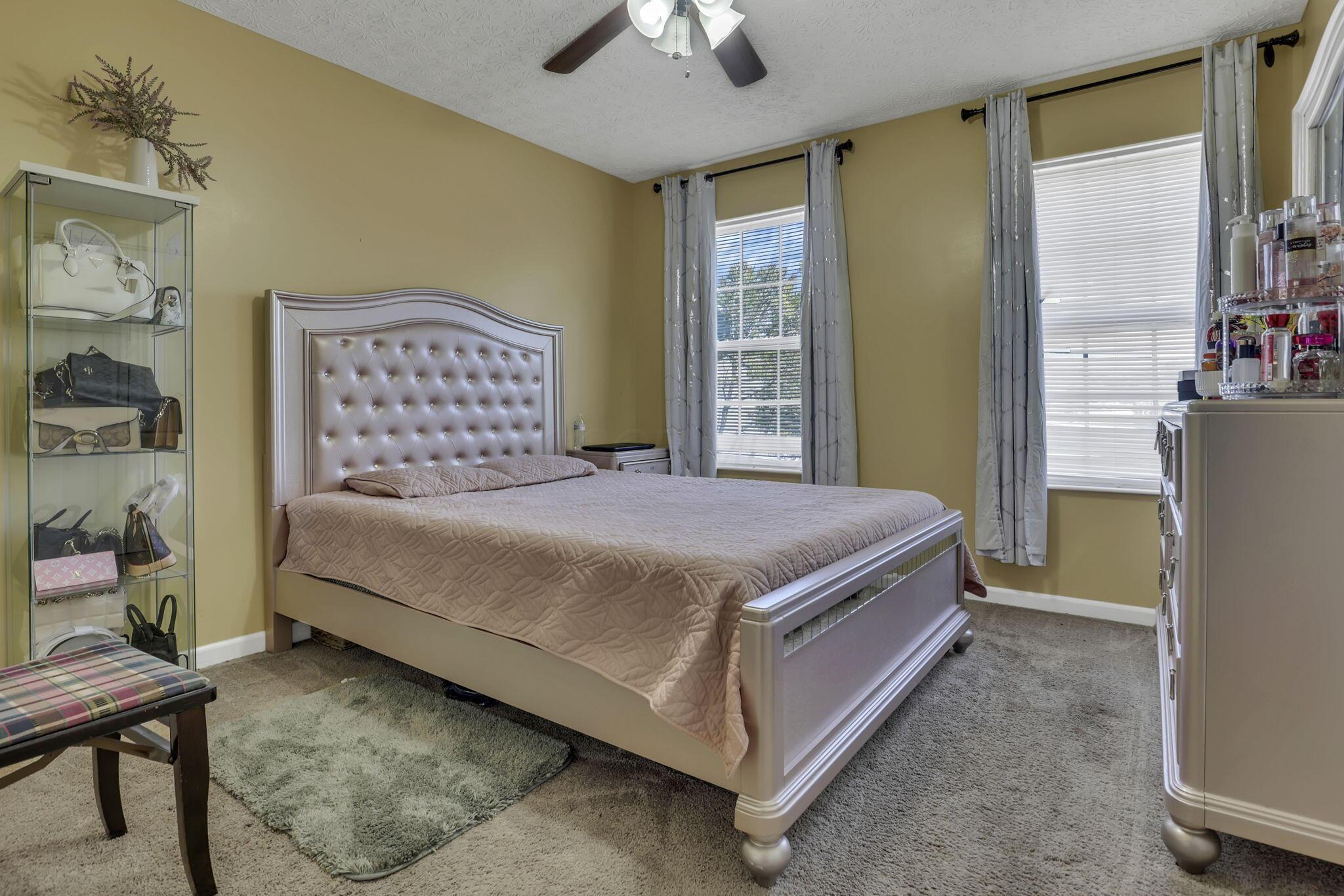 87 Knights Bridge Drive W Property Photo 33