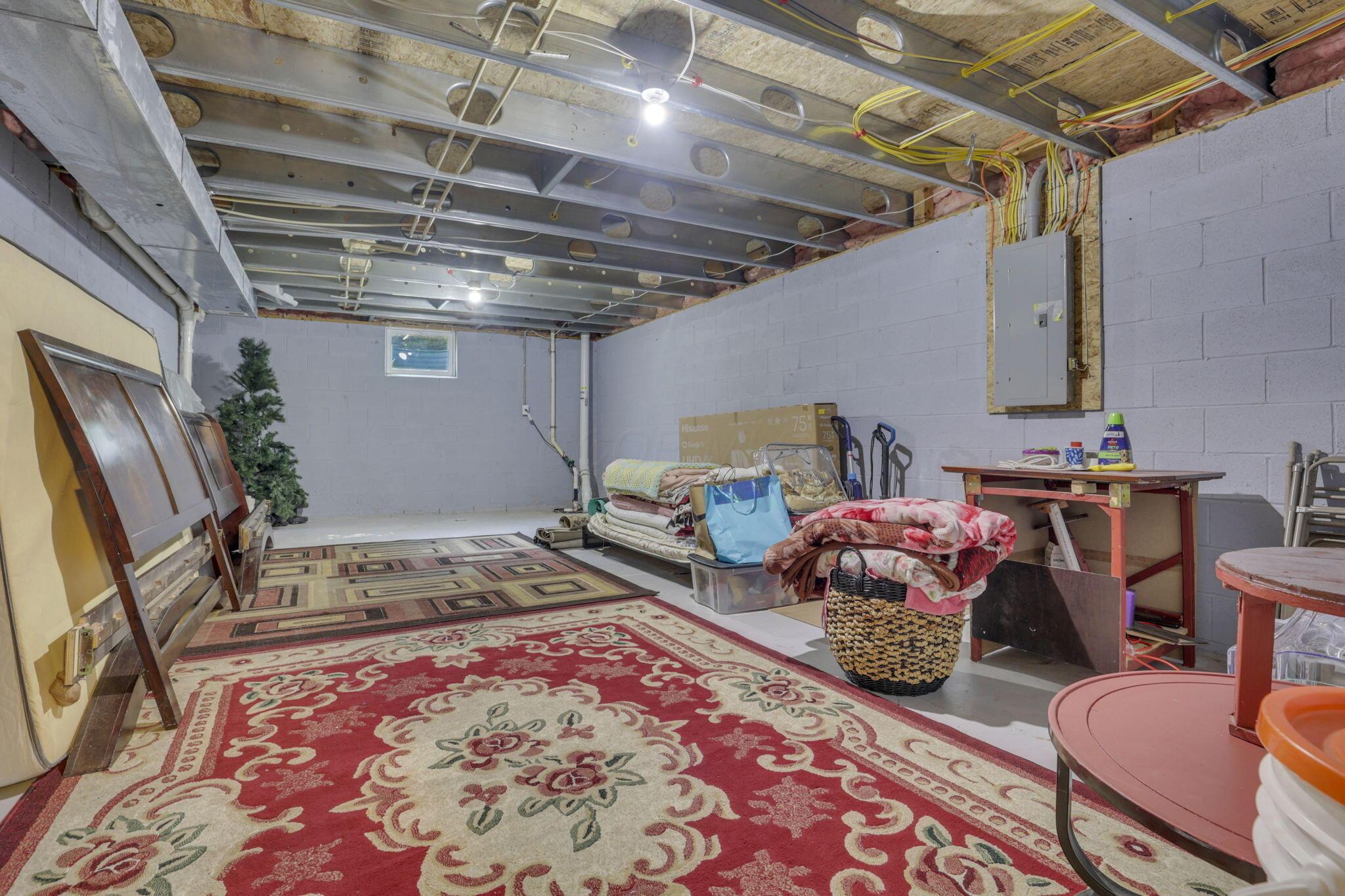 87 Knights Bridge Drive W Property Photo 43