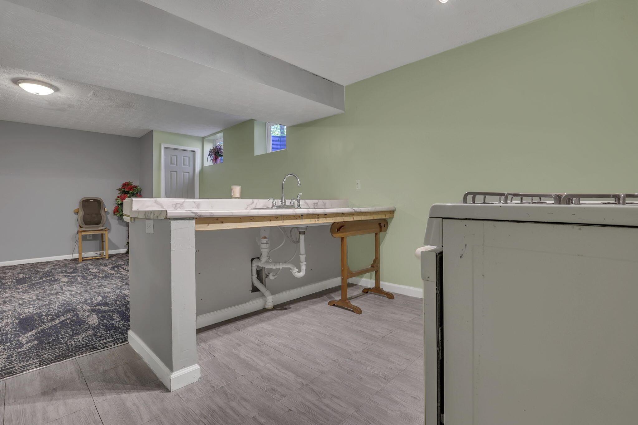 87 Knights Bridge Drive W Property Photo 46