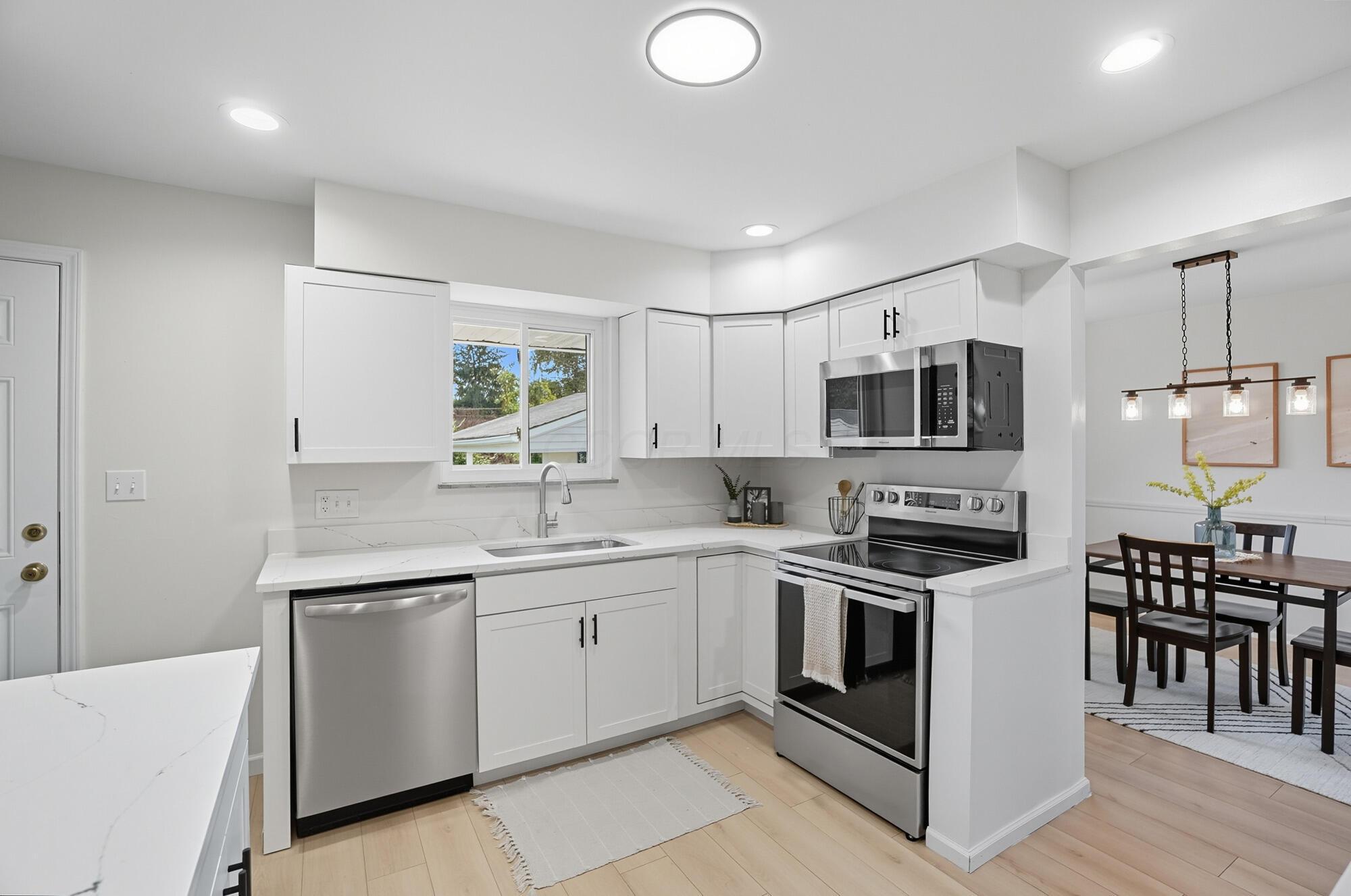 3563 Astor Avenue Property Photo 8