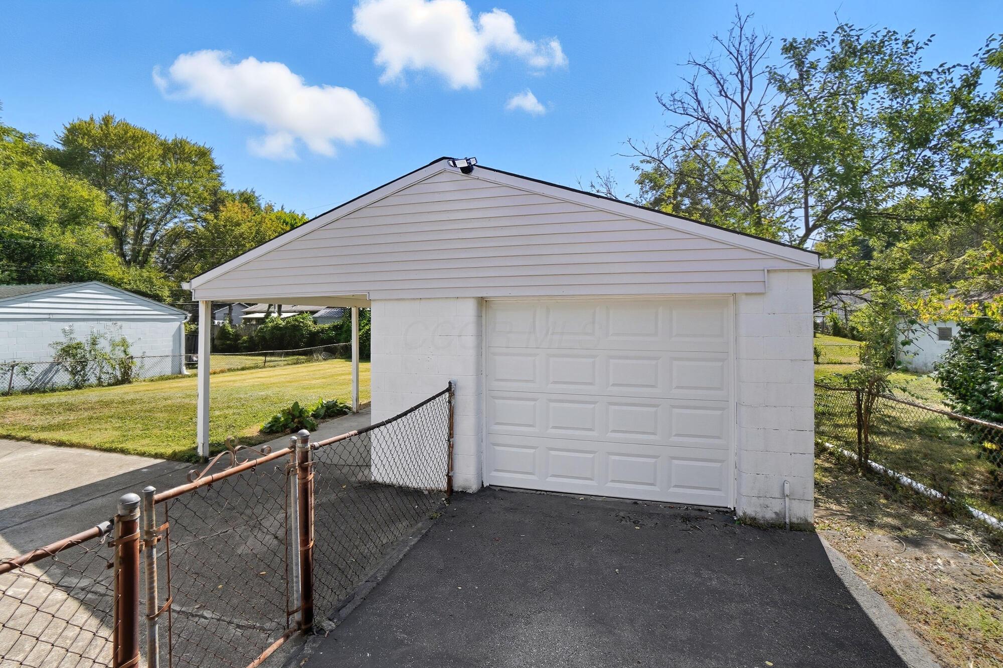 3563 Astor Avenue Property Photo 33