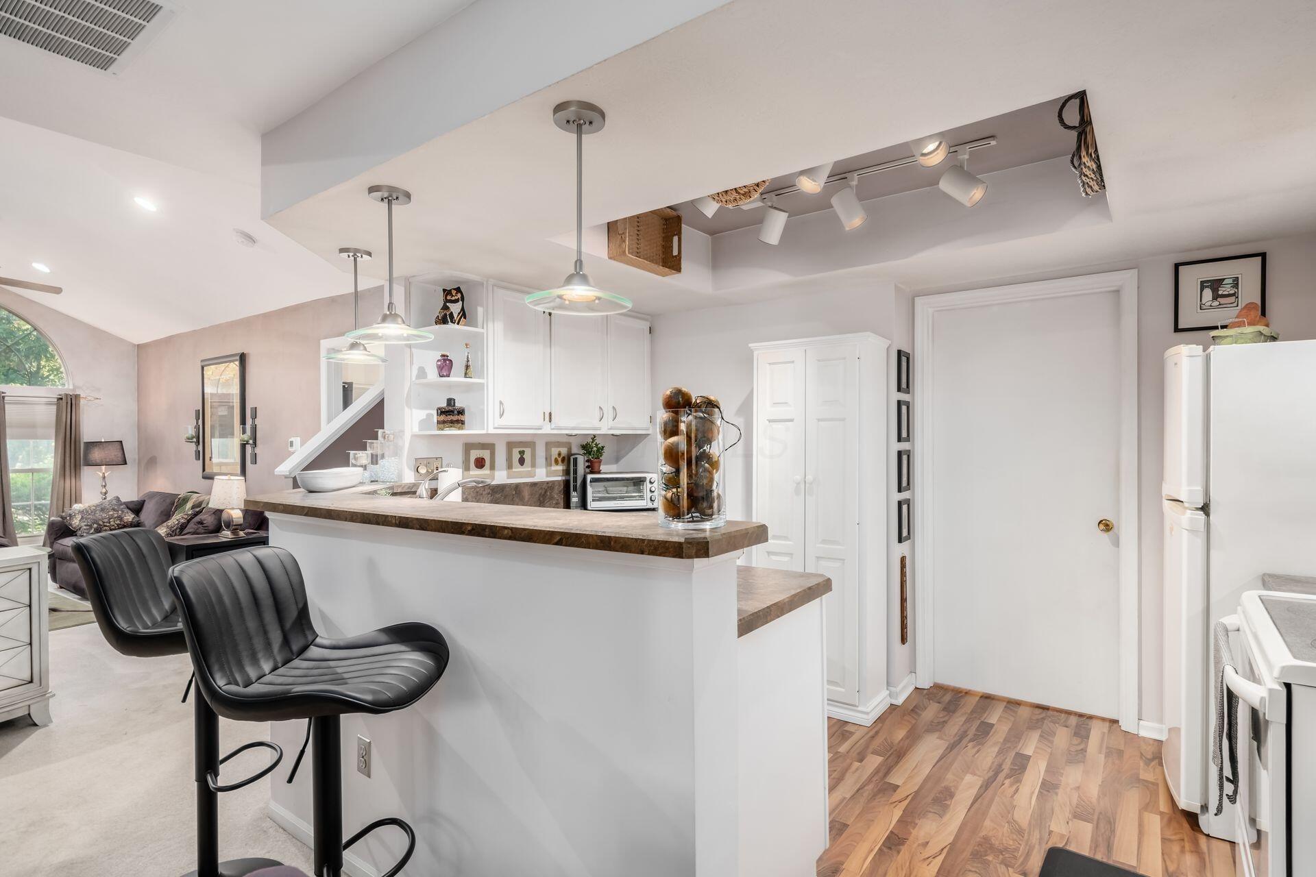 423 Hidden Ravines Drive Property Photo 9