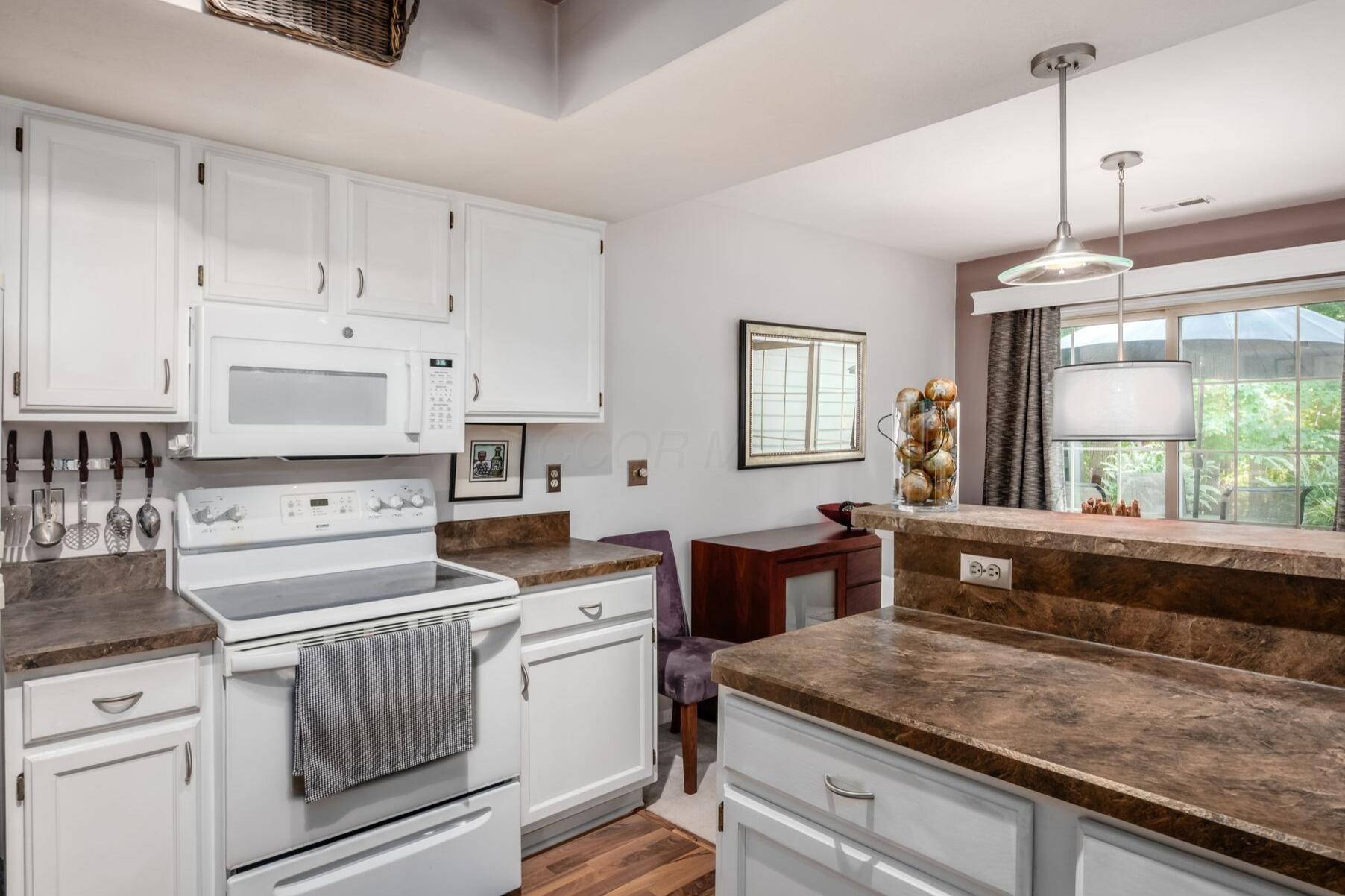 423 Hidden Ravines Drive Property Photo 10