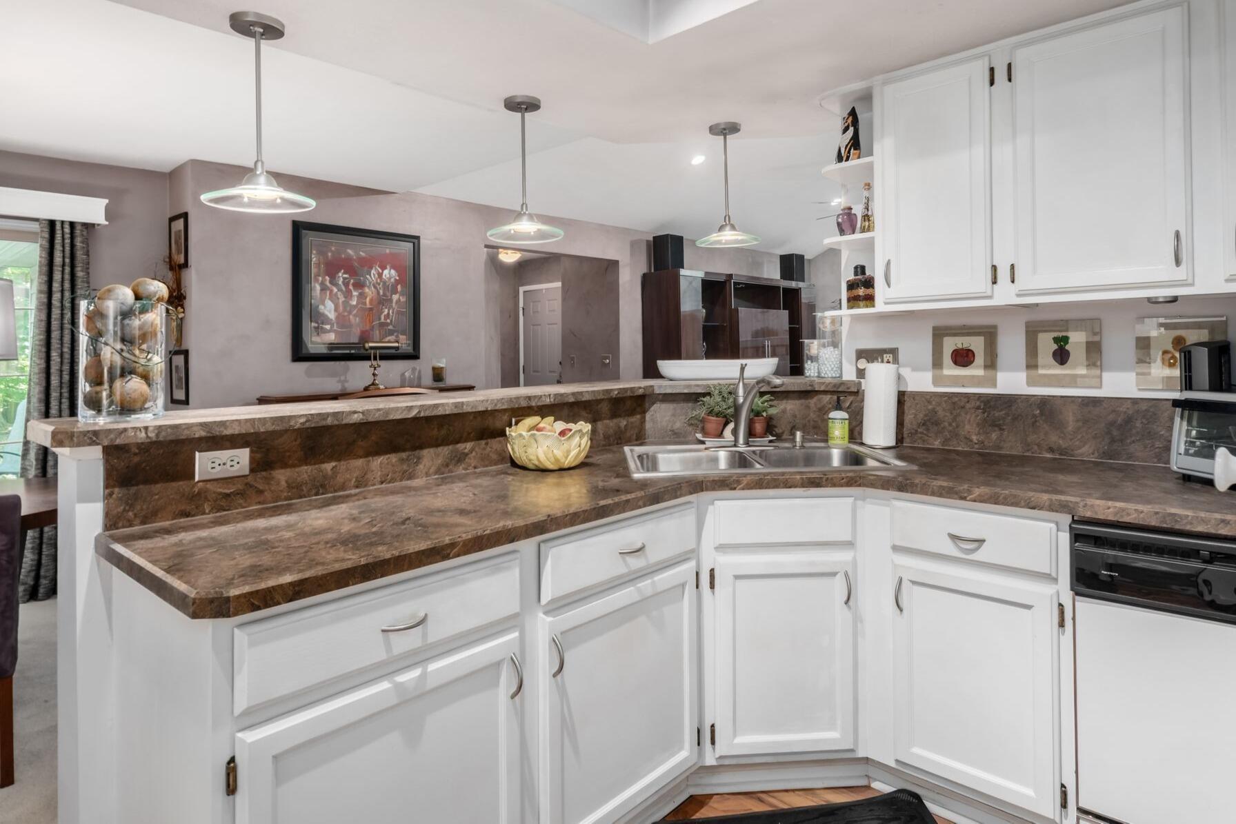 423 Hidden Ravines Drive Property Photo 11