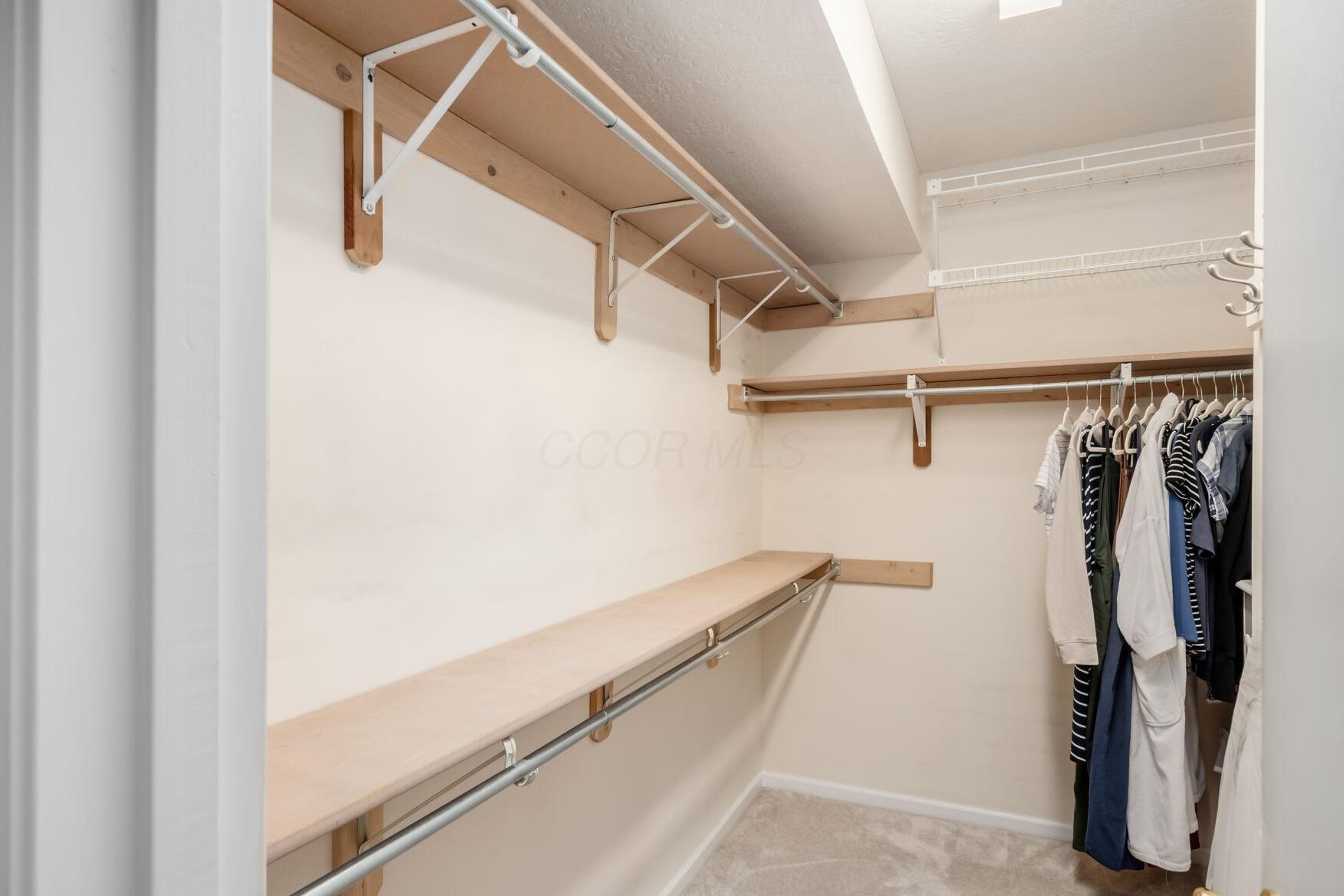 423 Hidden Ravines Drive Property Photo 16