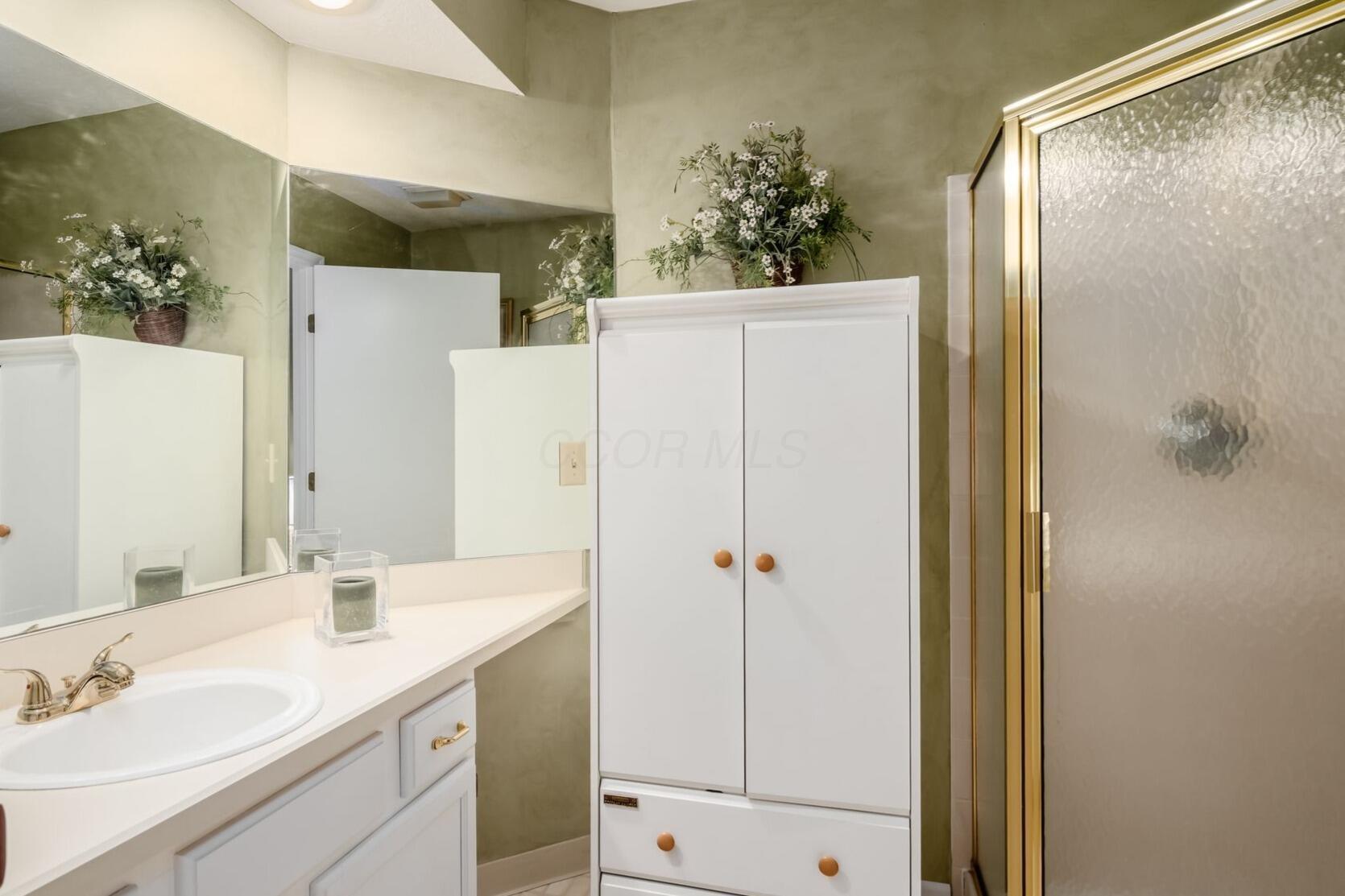 423 Hidden Ravines Drive Property Photo 18