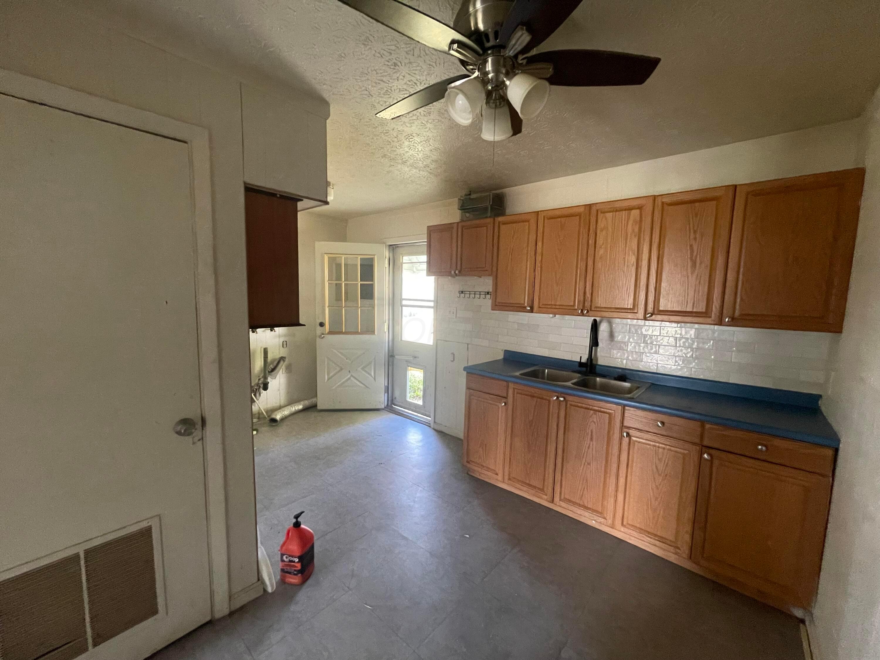 931 Antwerp Road Property Photo 8