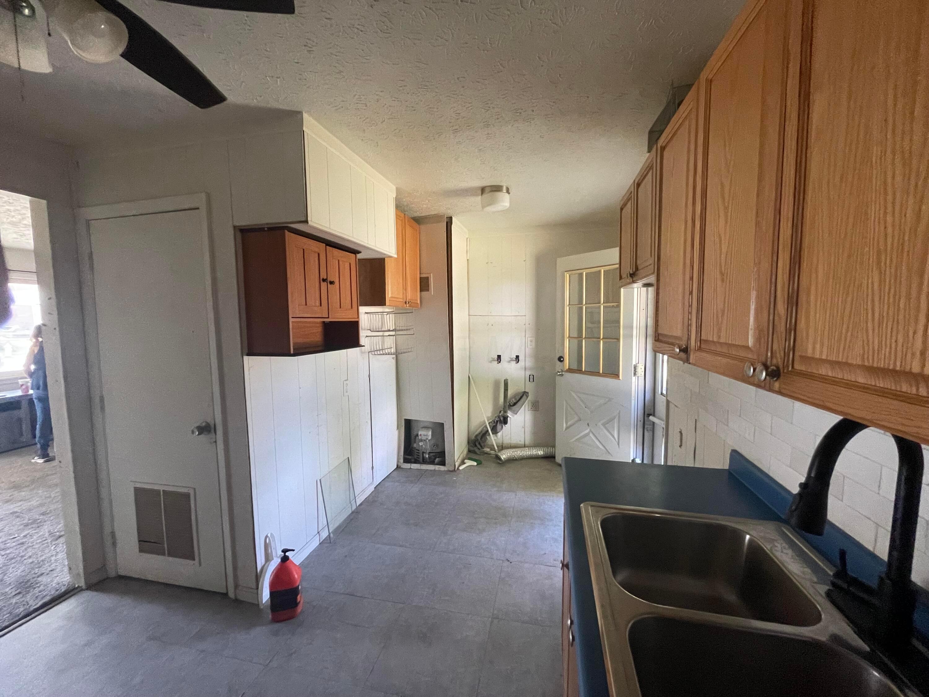 931 Antwerp Road Property Photo 10