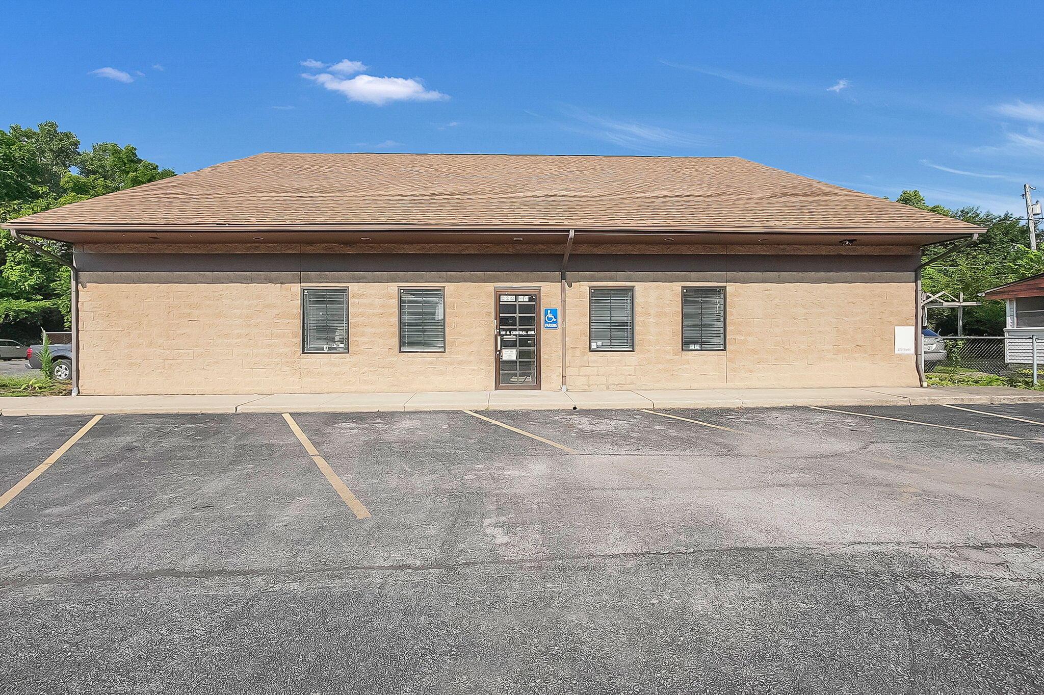 411 S Central Avenue Property Photo 1