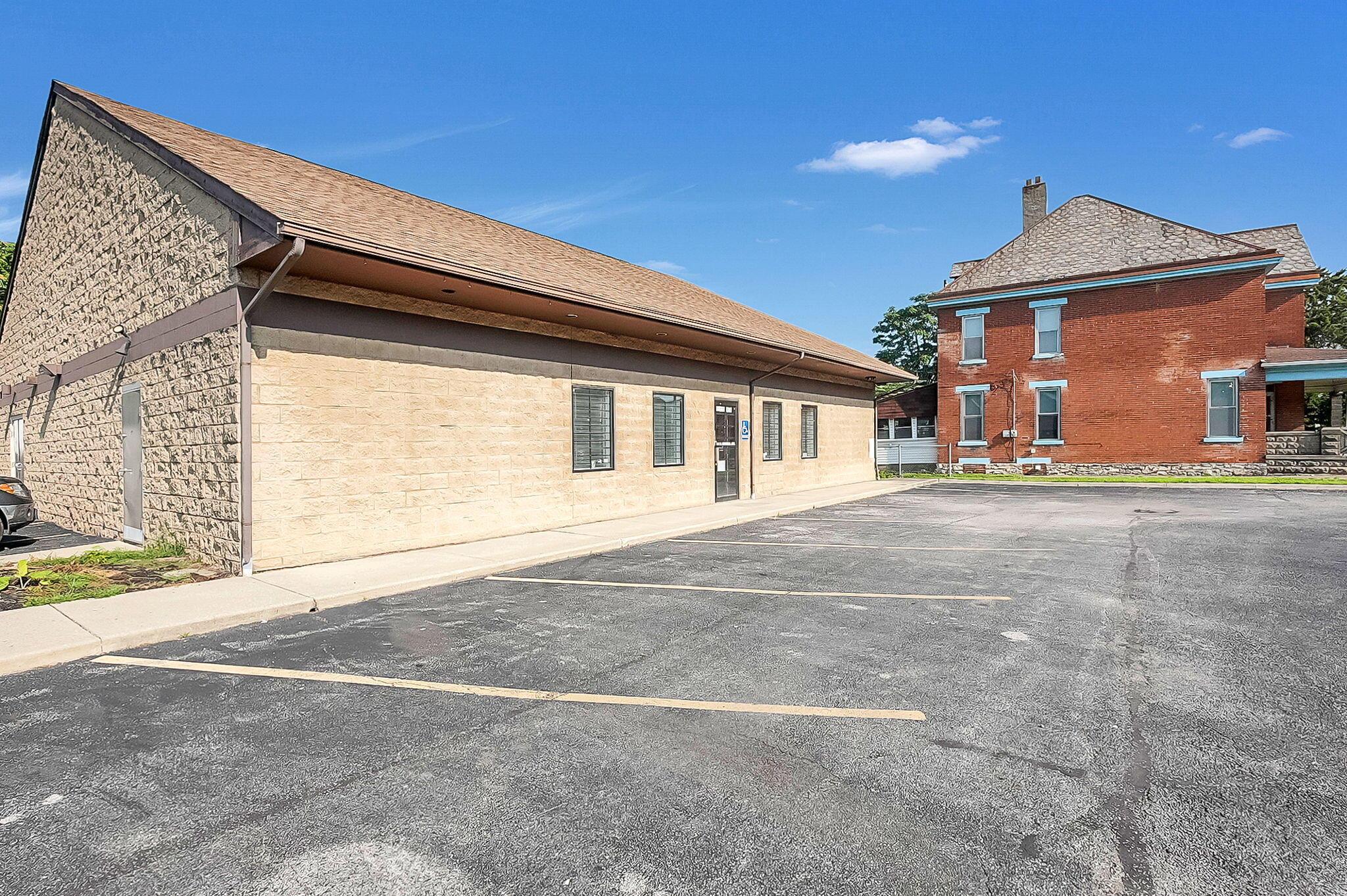 411 S Central Avenue Property Photo 2