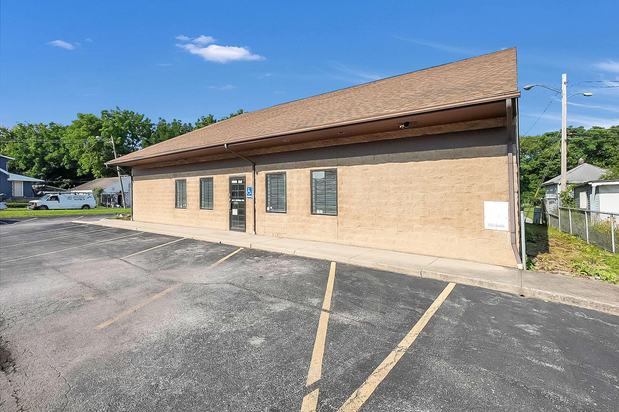 411 S Central Avenue Property Photo 3