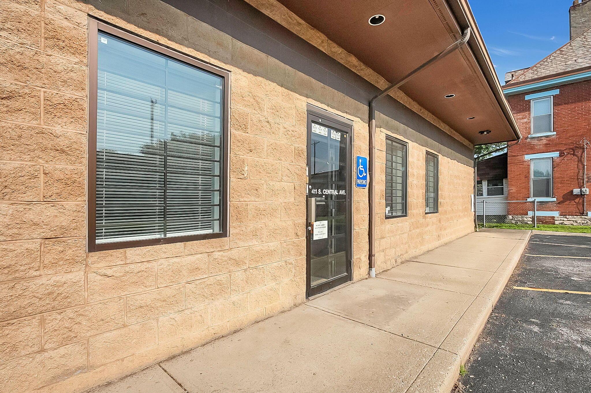 411 S Central Avenue Property Photo 4