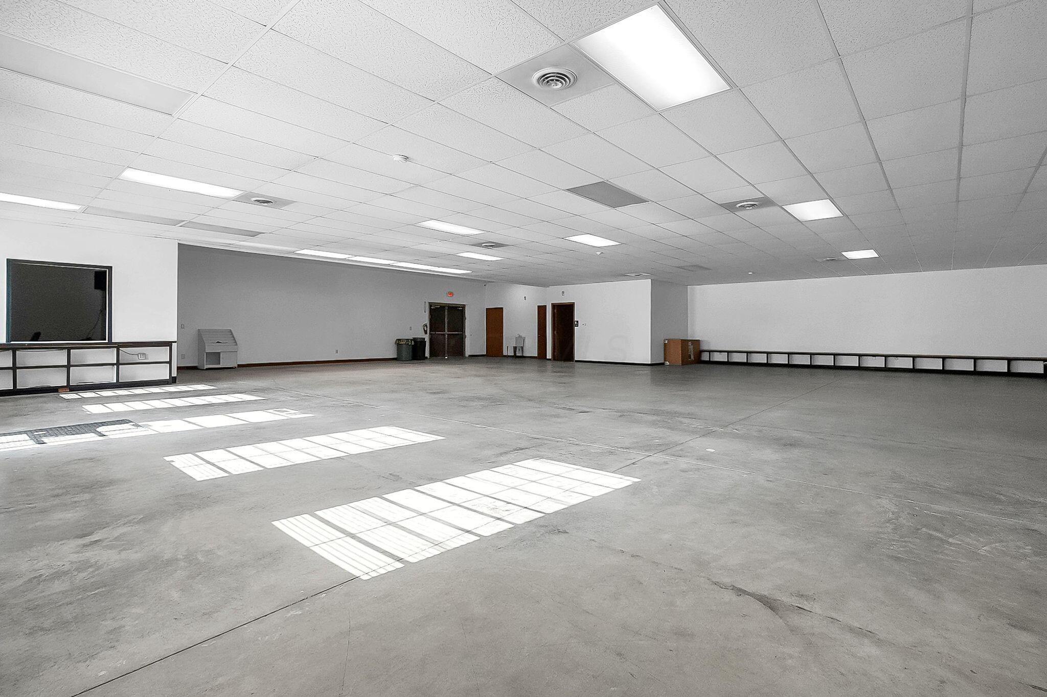 411 S Central Avenue Property Photo 5