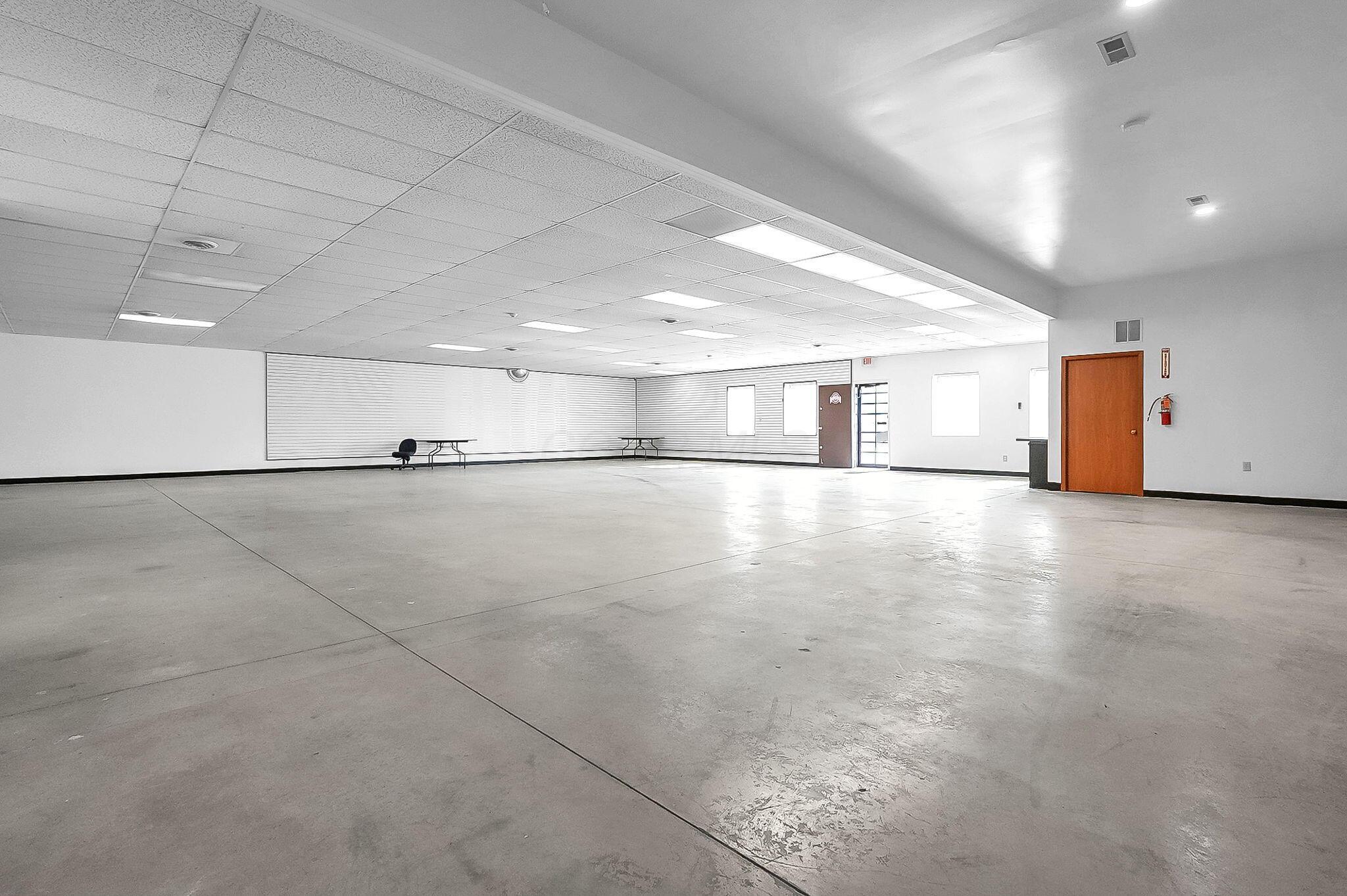 411 S Central Avenue Property Photo 6