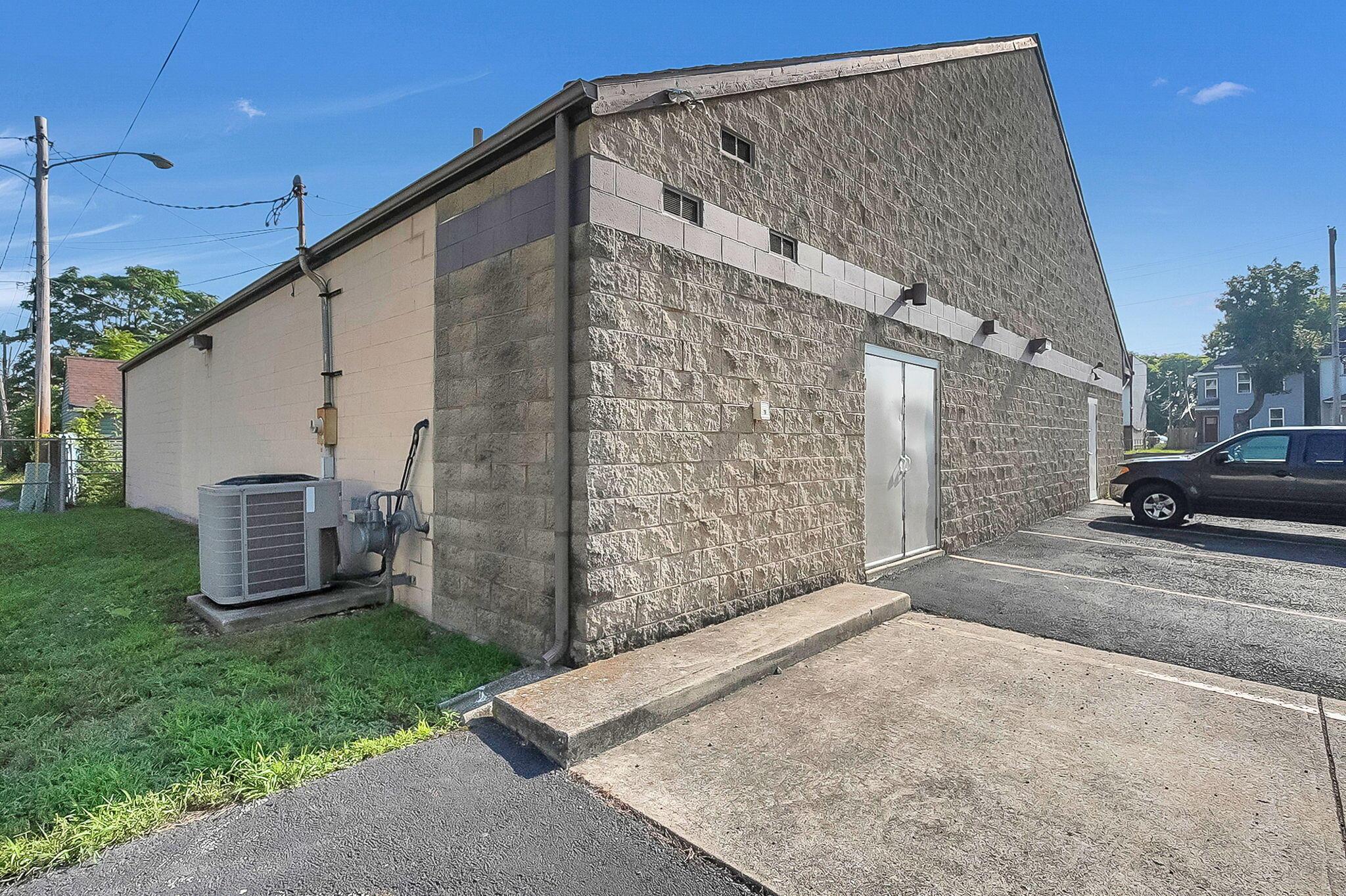 411 S Central Avenue Property Photo 10