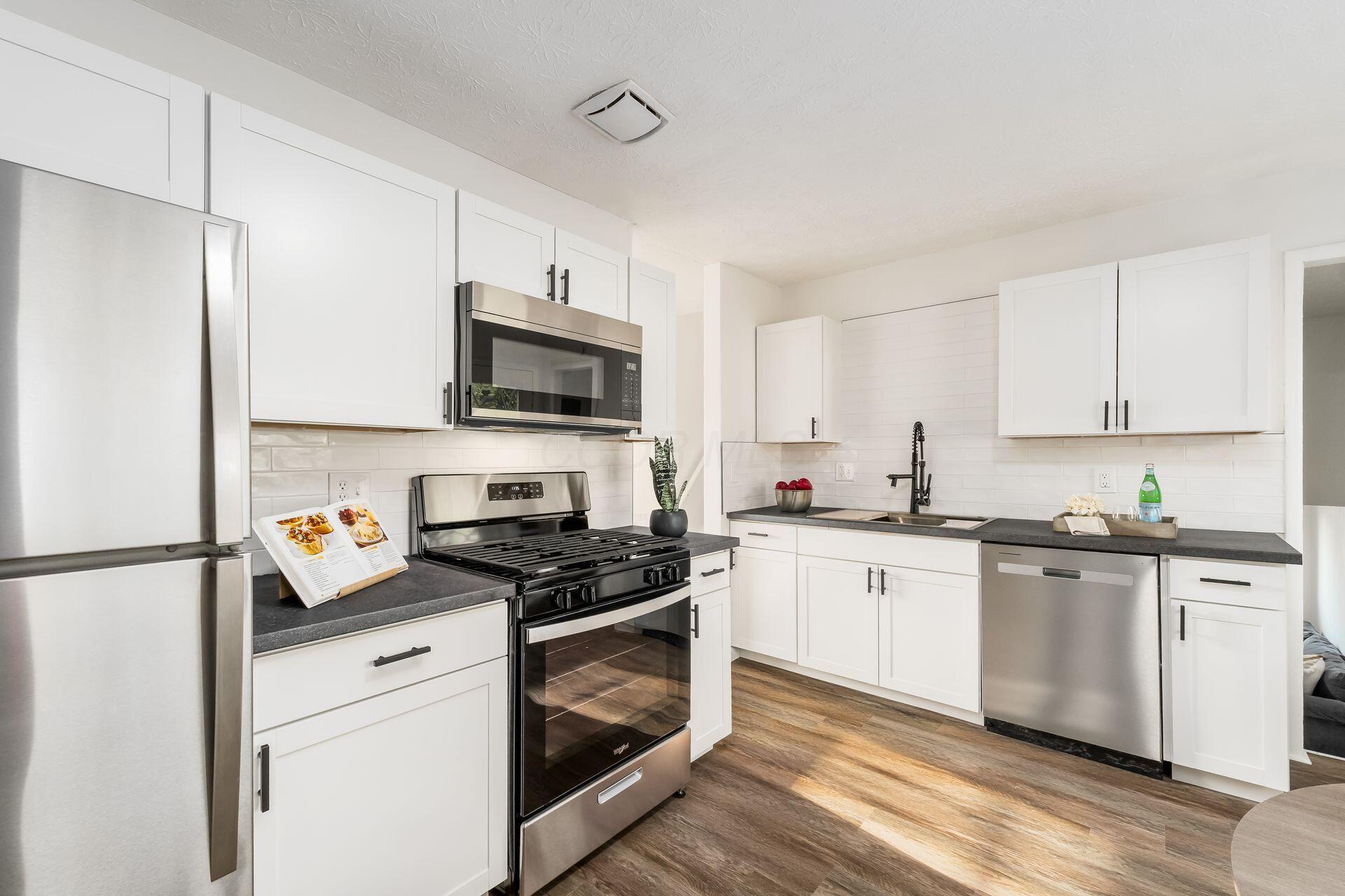 2731 Gatewood Road Property Photo 6