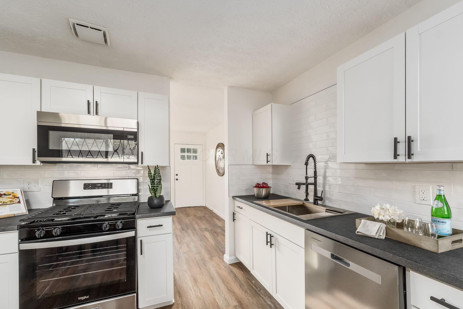 2731 Gatewood Road Property Photo 7