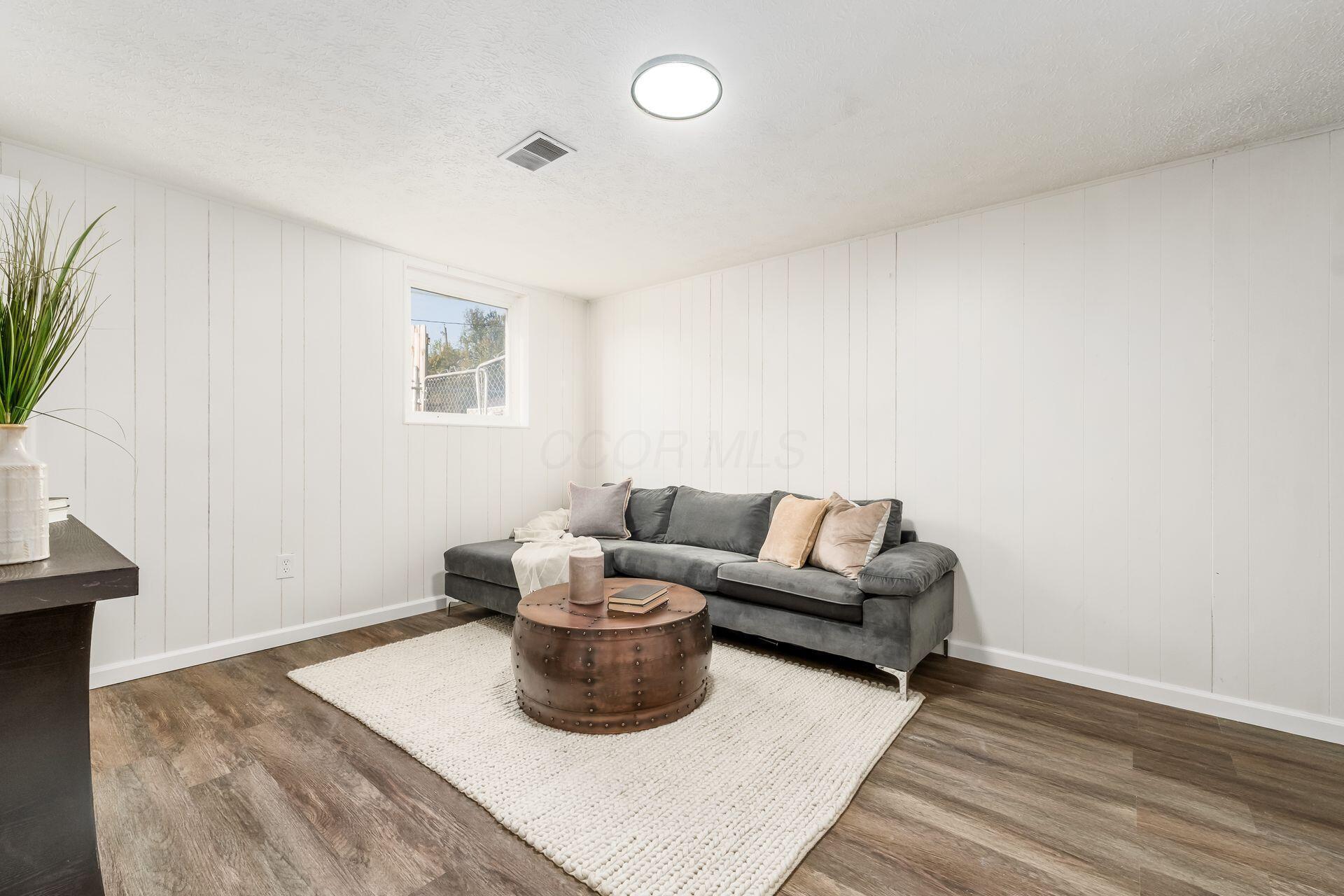 2731 Gatewood Road Property Photo 12