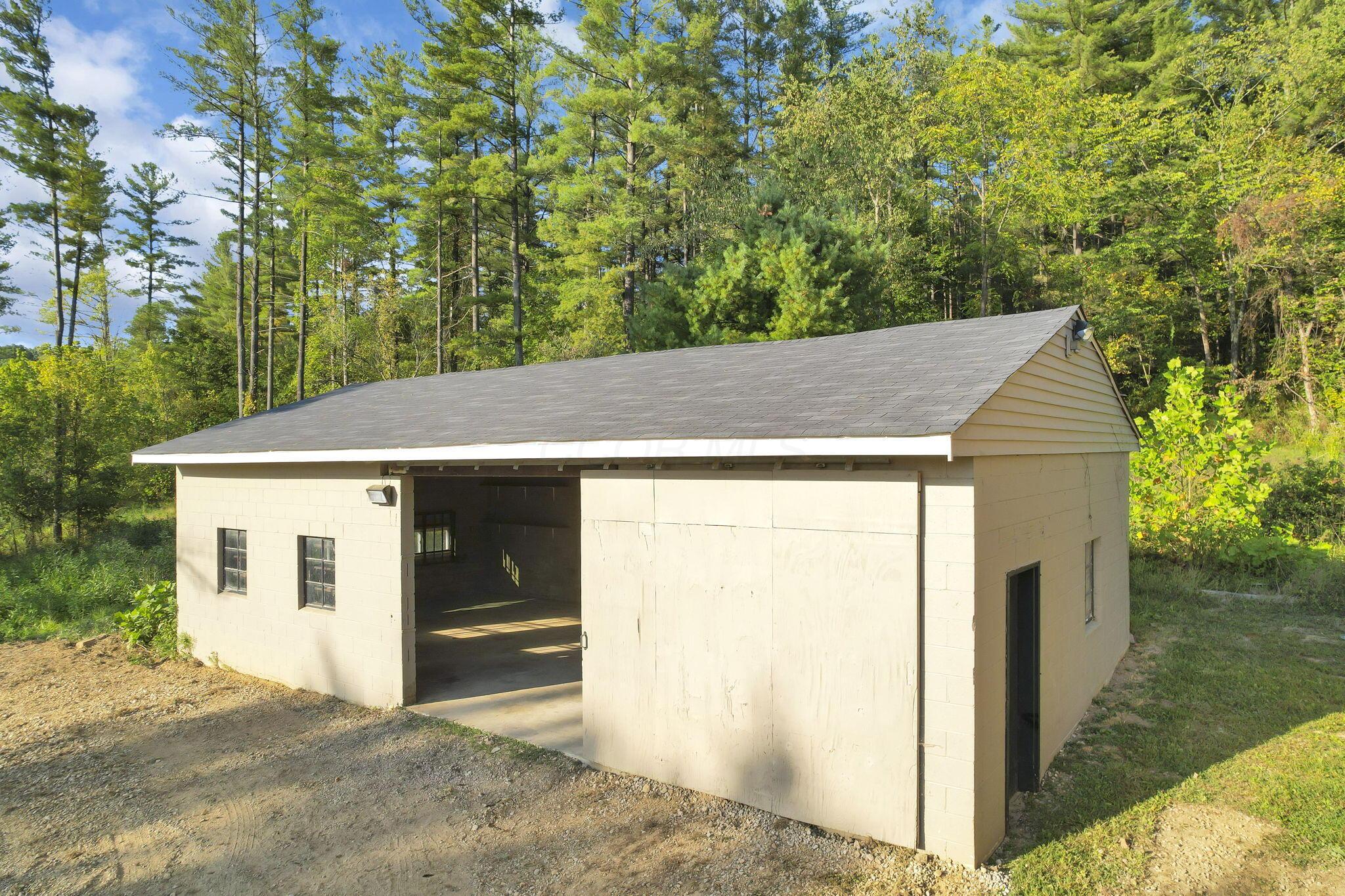 18522 Krafter Road Property Photo 5