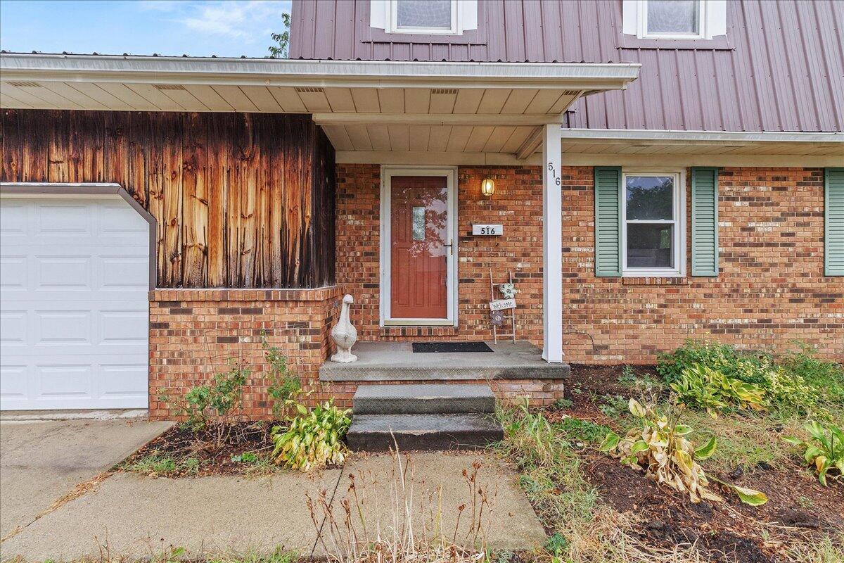 516 Hilltop Drive Property Photo 3