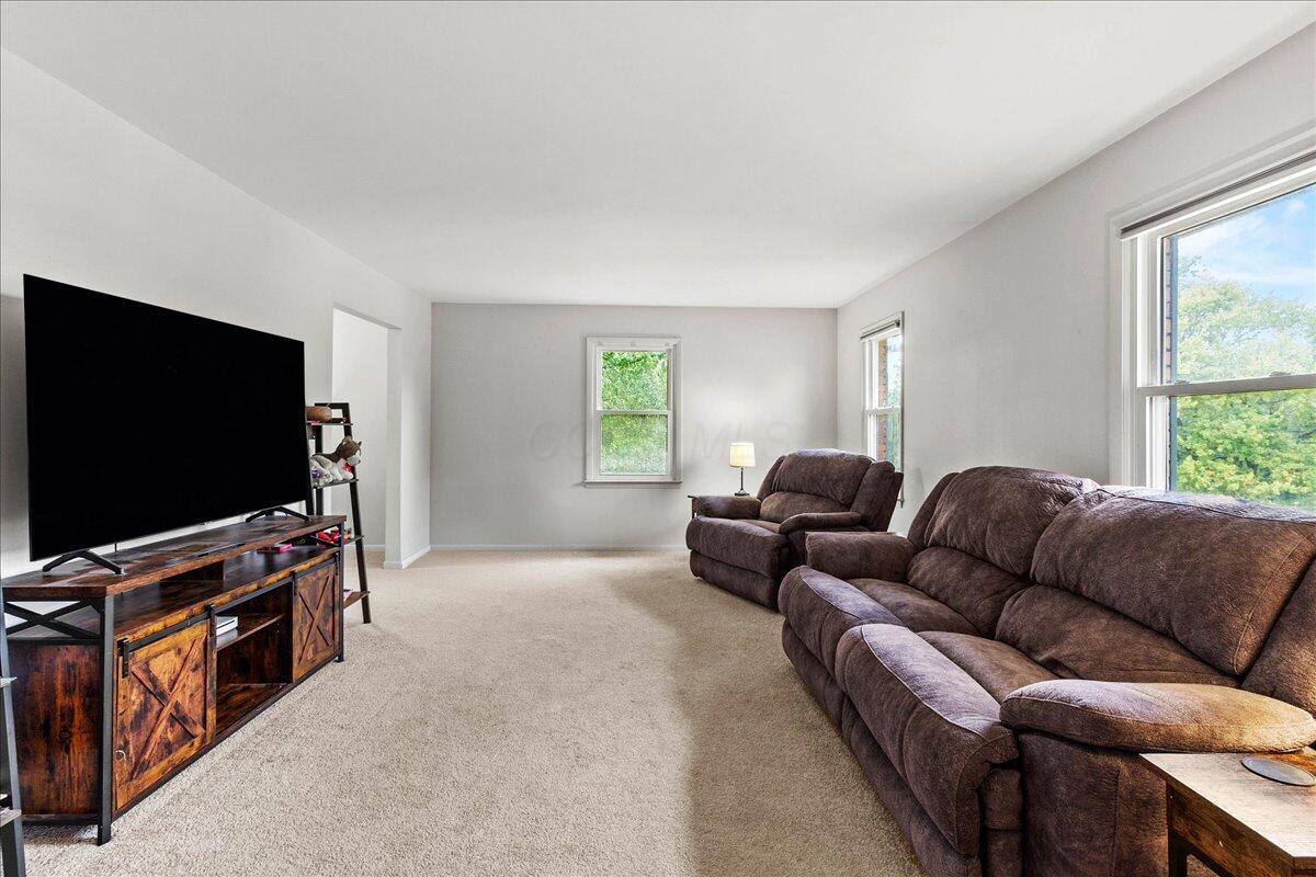 516 Hilltop Drive Property Photo 8