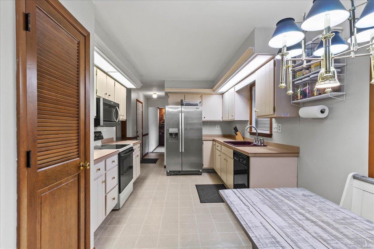 516 Hilltop Drive Property Photo 13