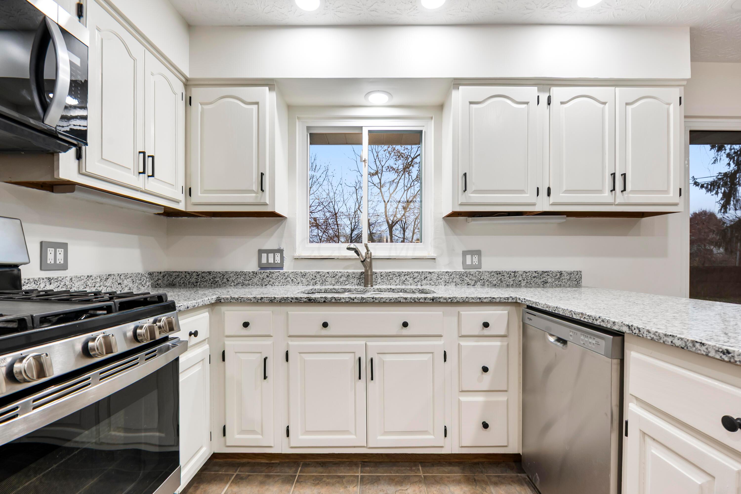 11608 Meadow Avenue Property Photo 5