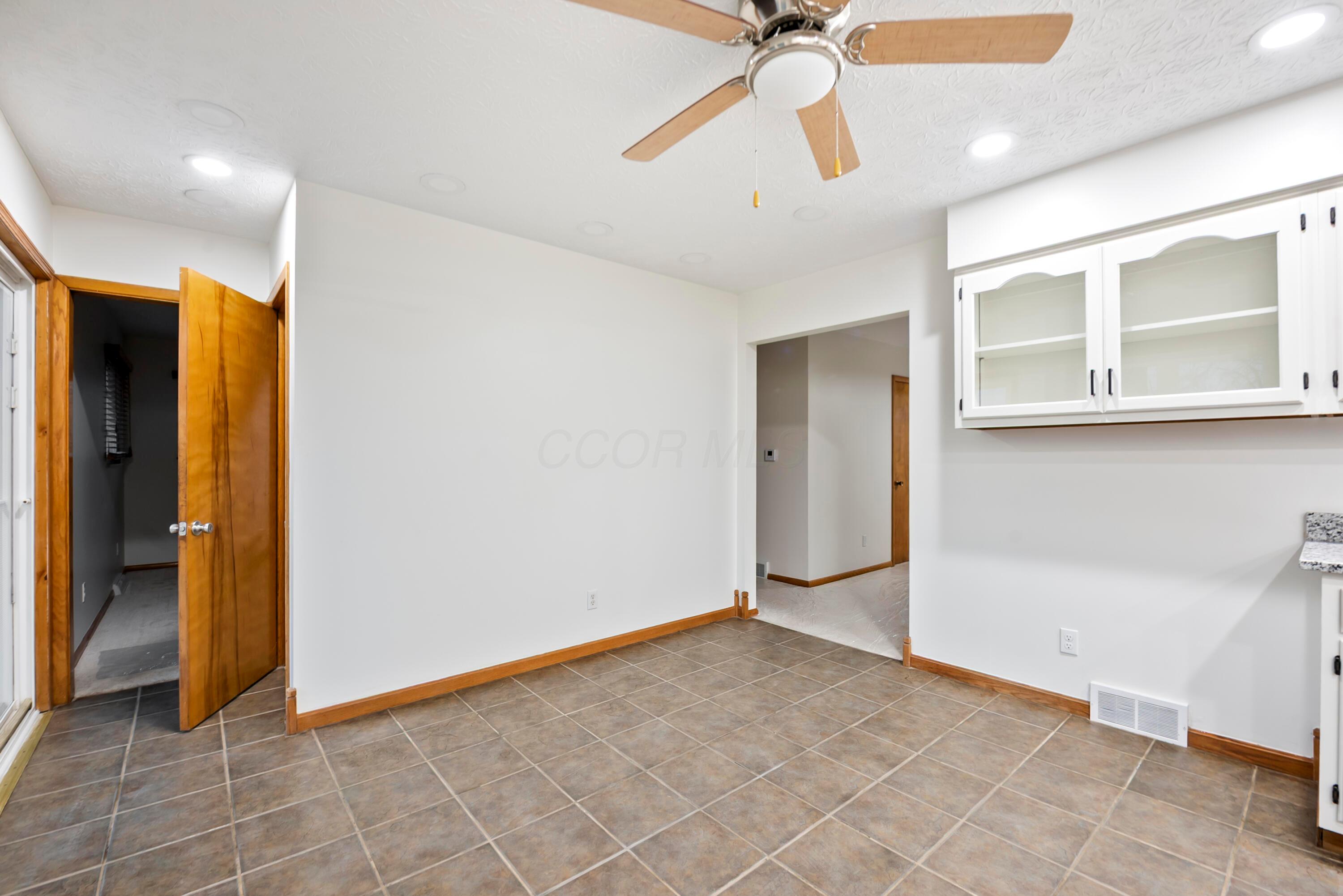 11608 Meadow Avenue Property Photo 9